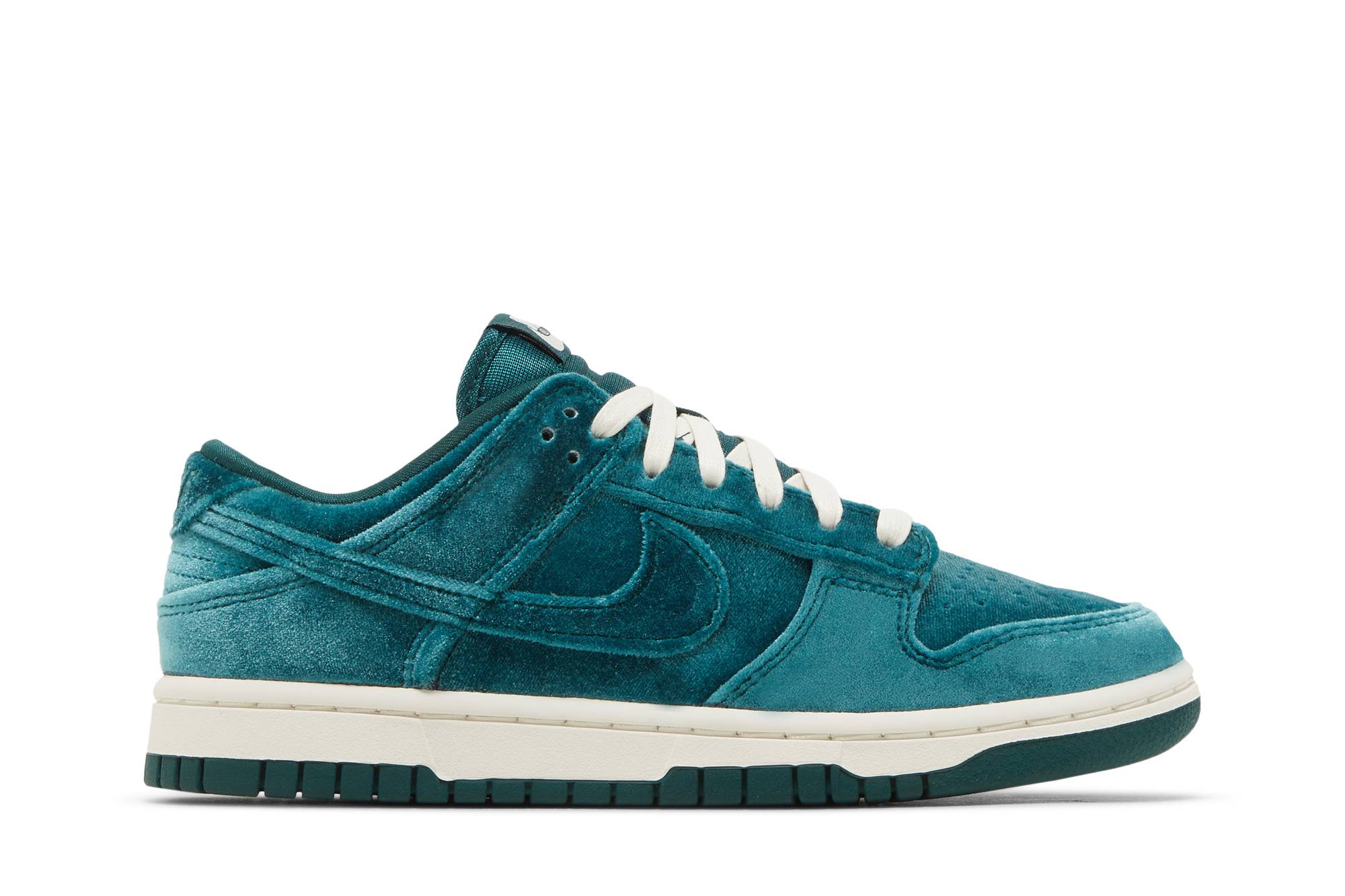 (Women) Nike Dunk Low ‚Green Velvet‘
