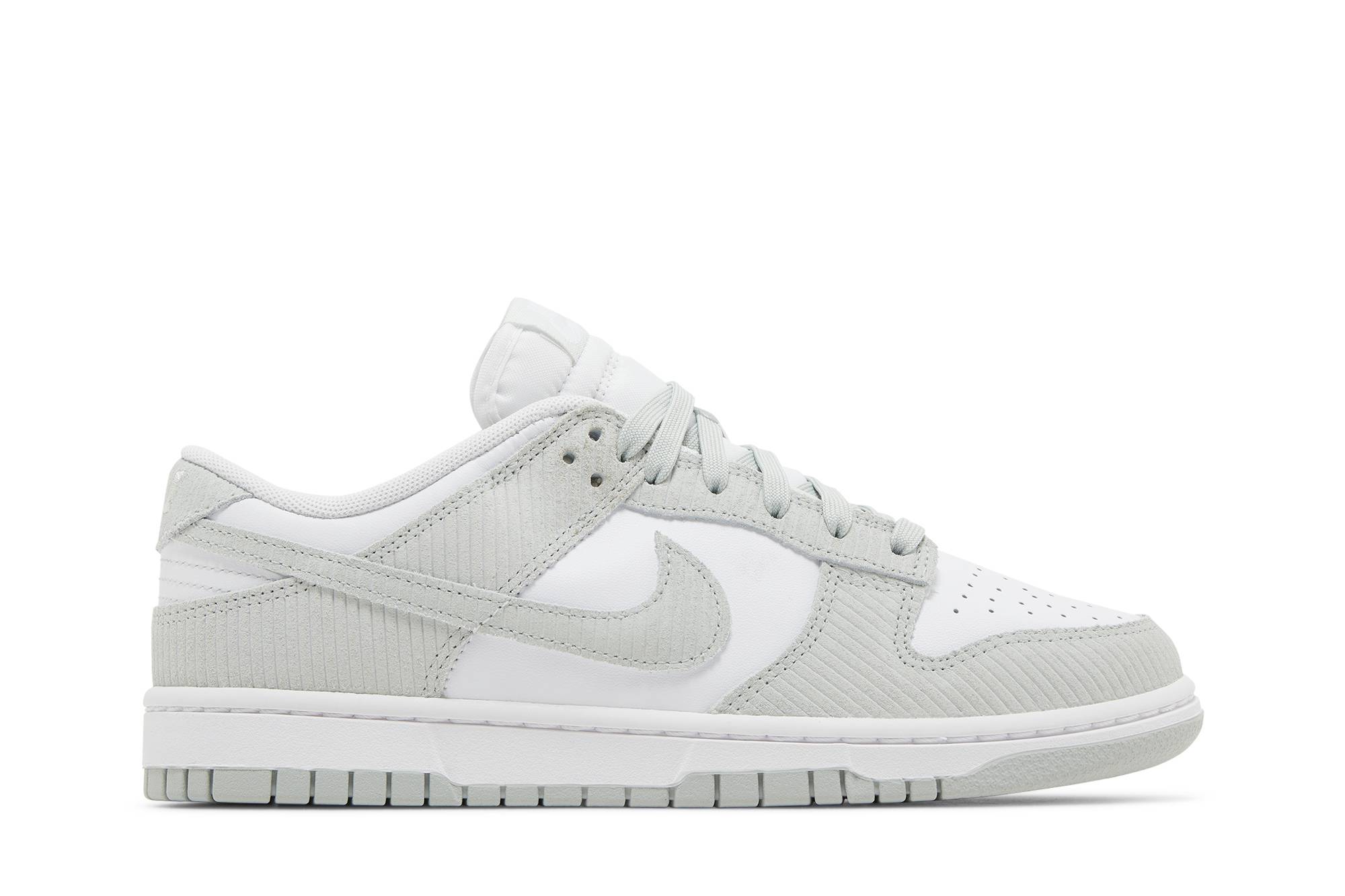 (Women) Nike Dunk Low ‚Light Silver Corduroy‘