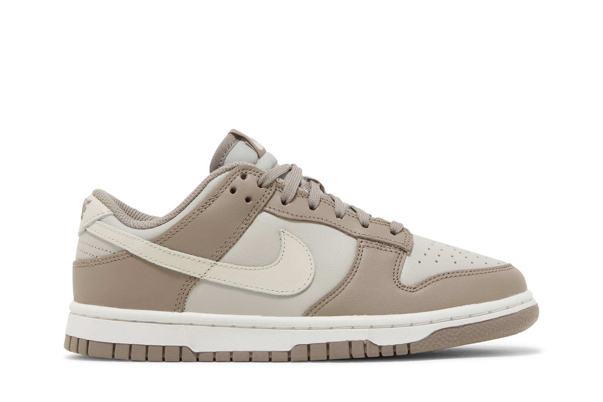 (Women) Nike Dunk Low ‚Moon Fossil‘