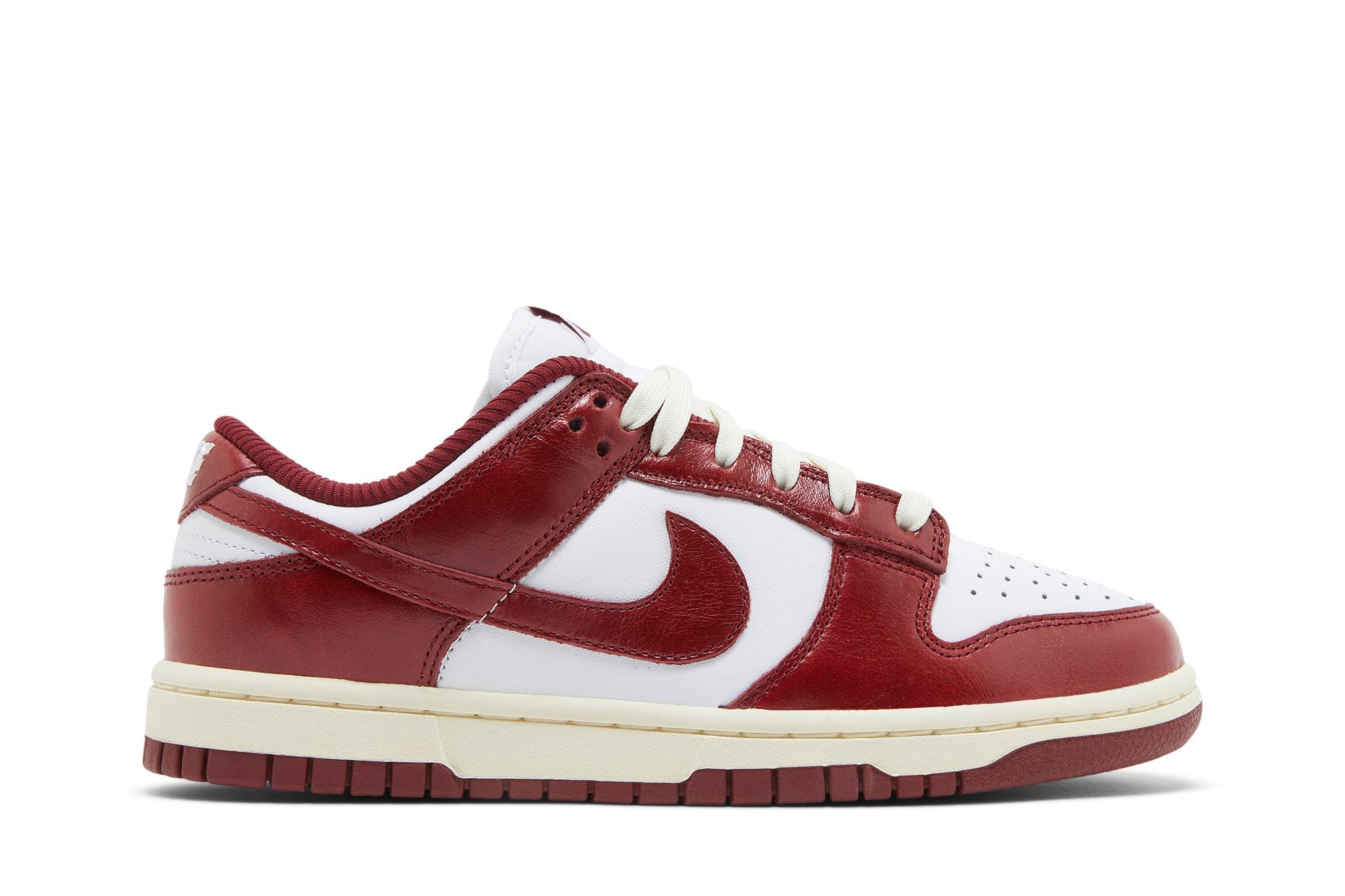 (Women) Nike Dunk Low PRM ‚Team Red‘
