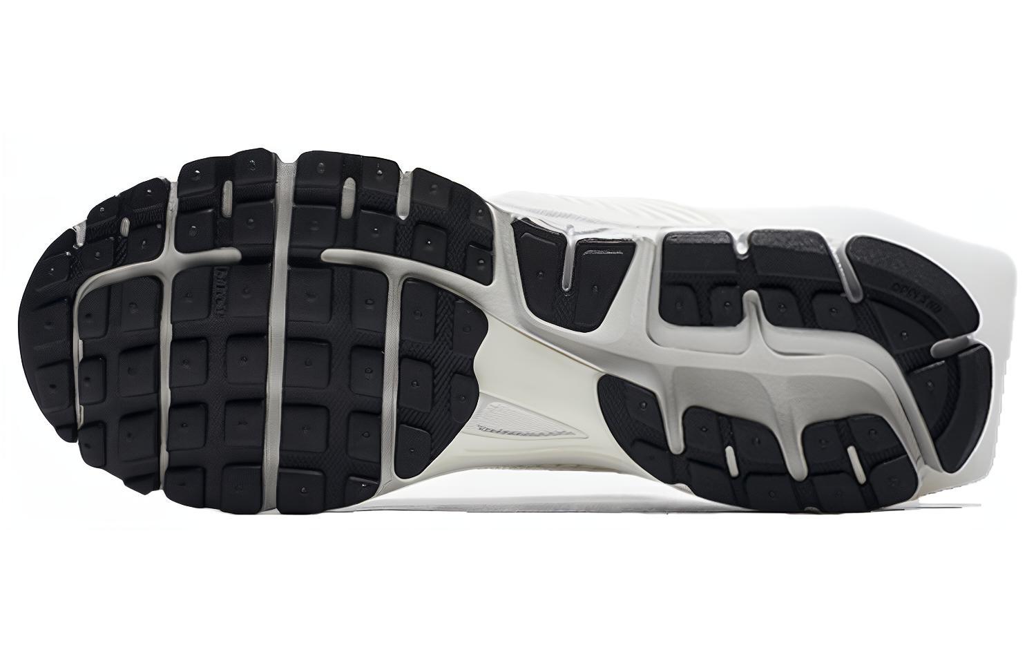 A-Cold-Wall* x Nike Zoom Vomero 5 ‚Sail‘