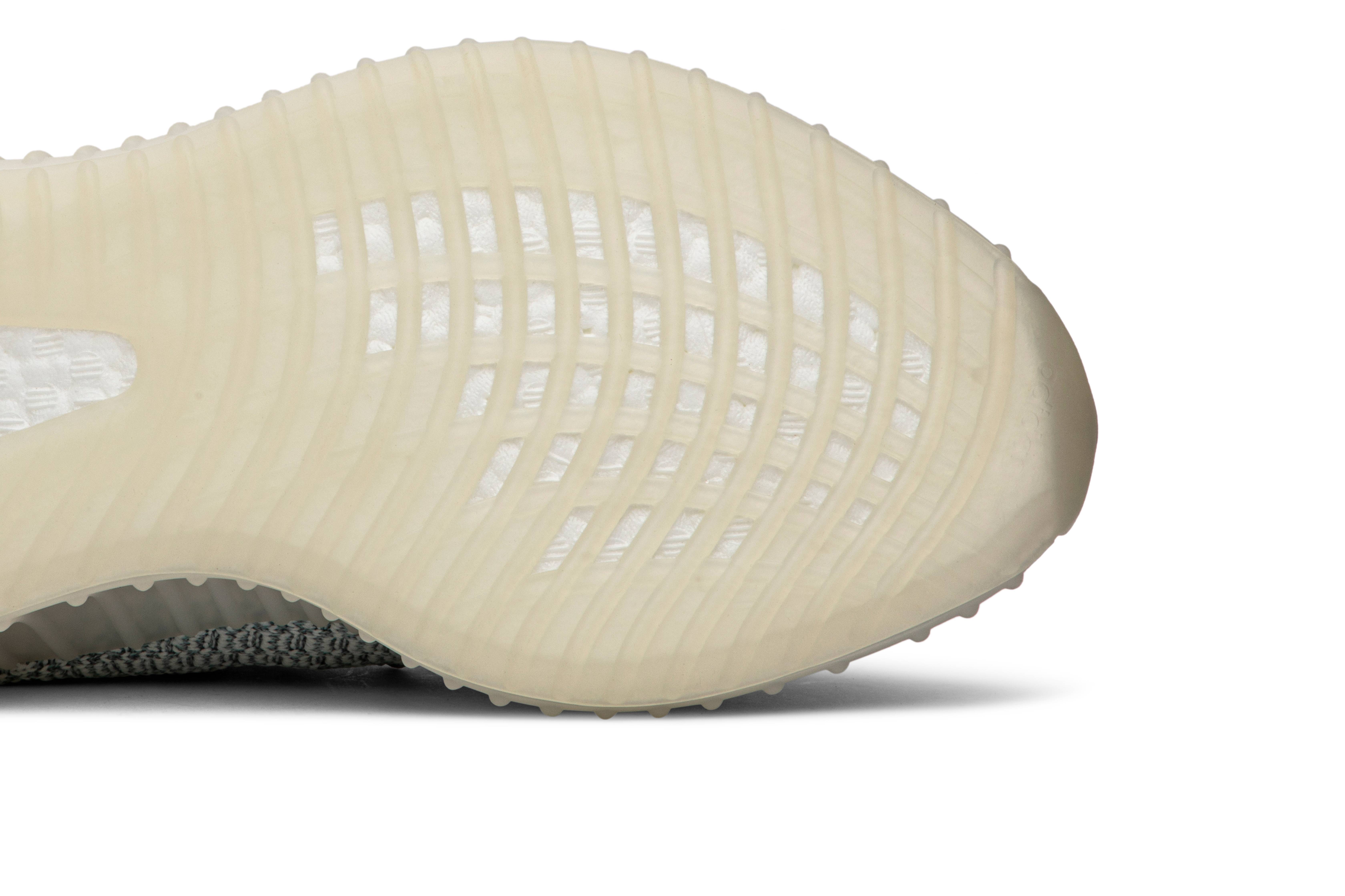 adidas Yeezy Boost 350 V2 ‚Cloud White Reflective‘
