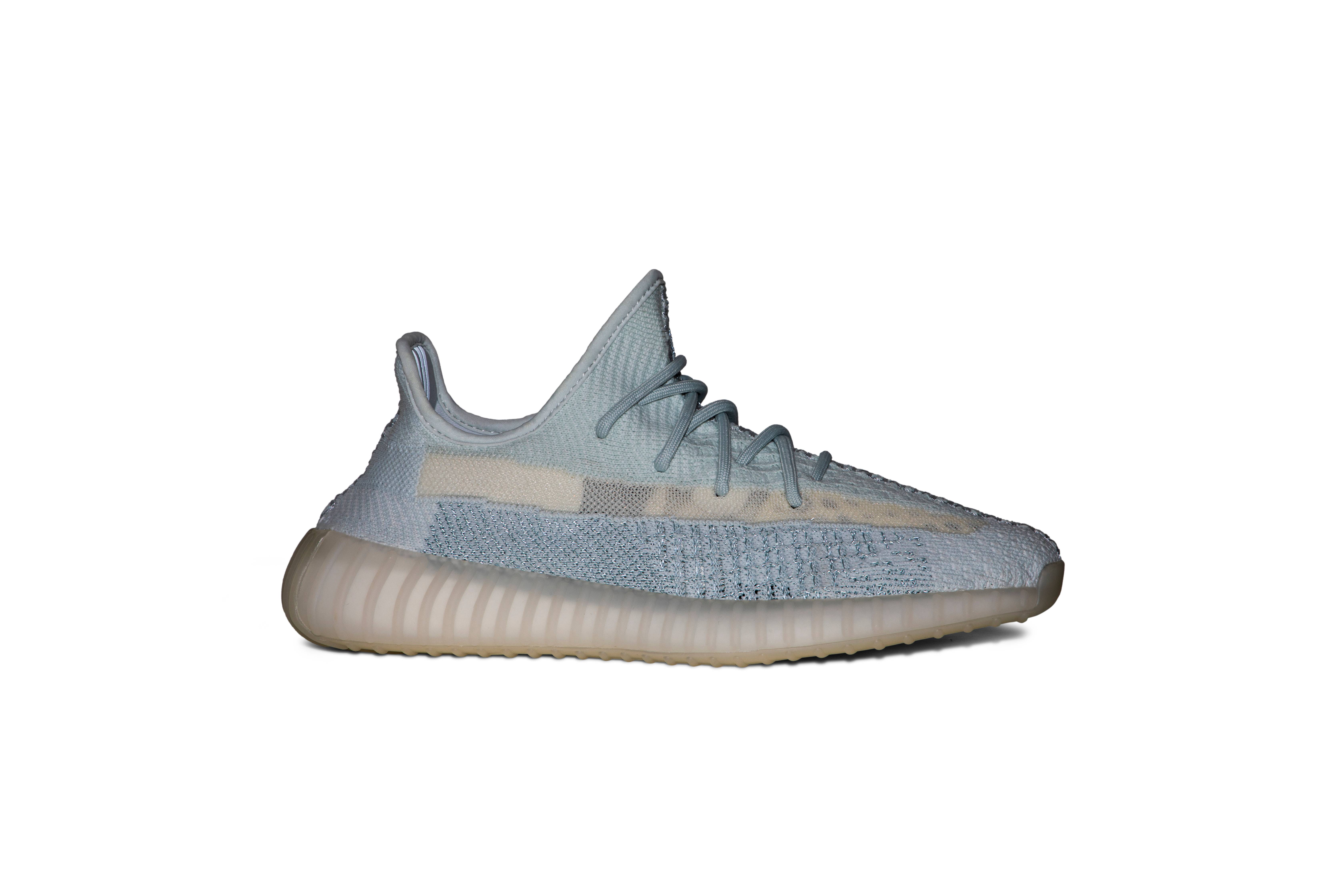 adidas Yeezy Boost 350 V2 ‚Cloud White Reflective‘