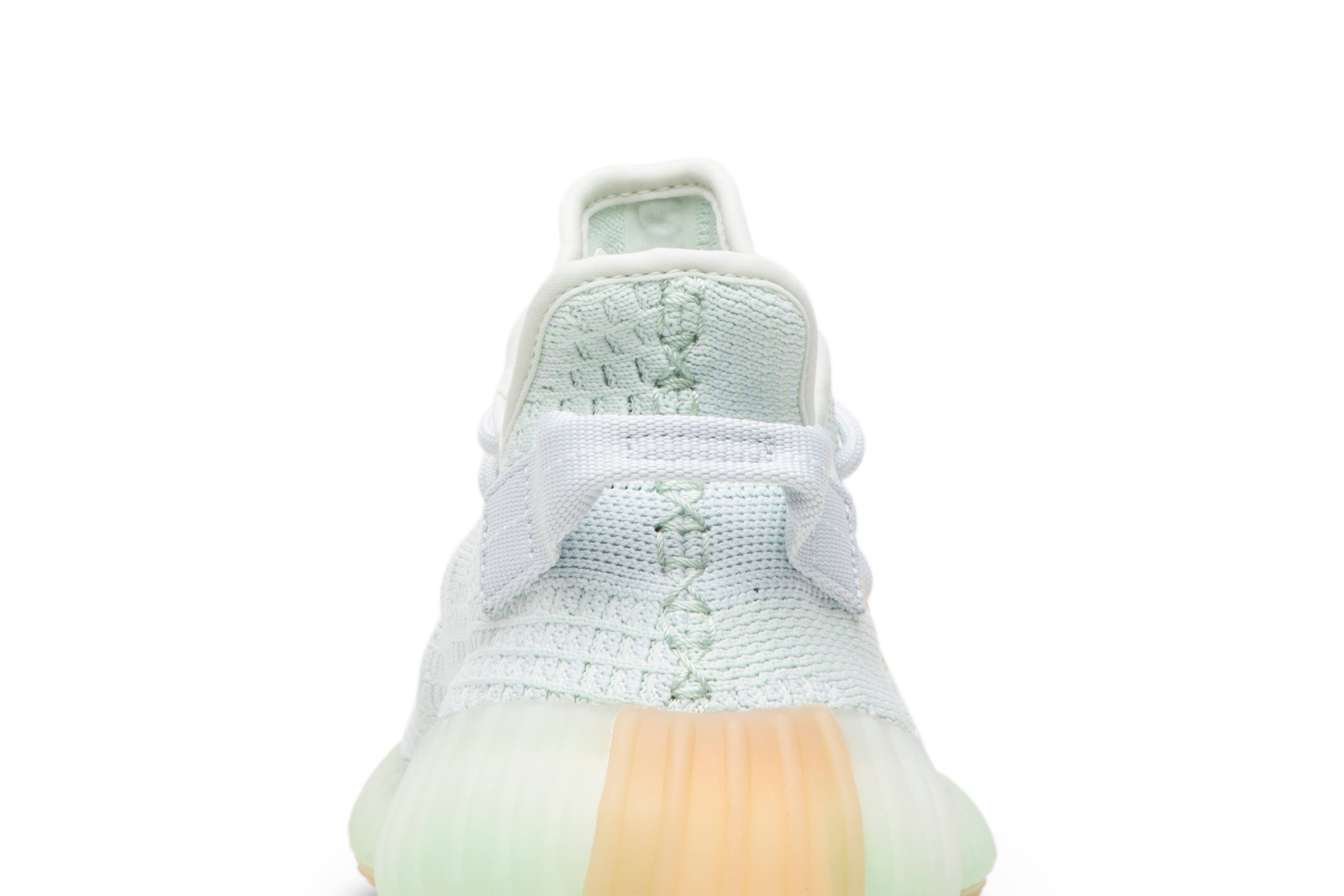 adidas Yeezy Boost 350 V2 ‚Hyperspace‘