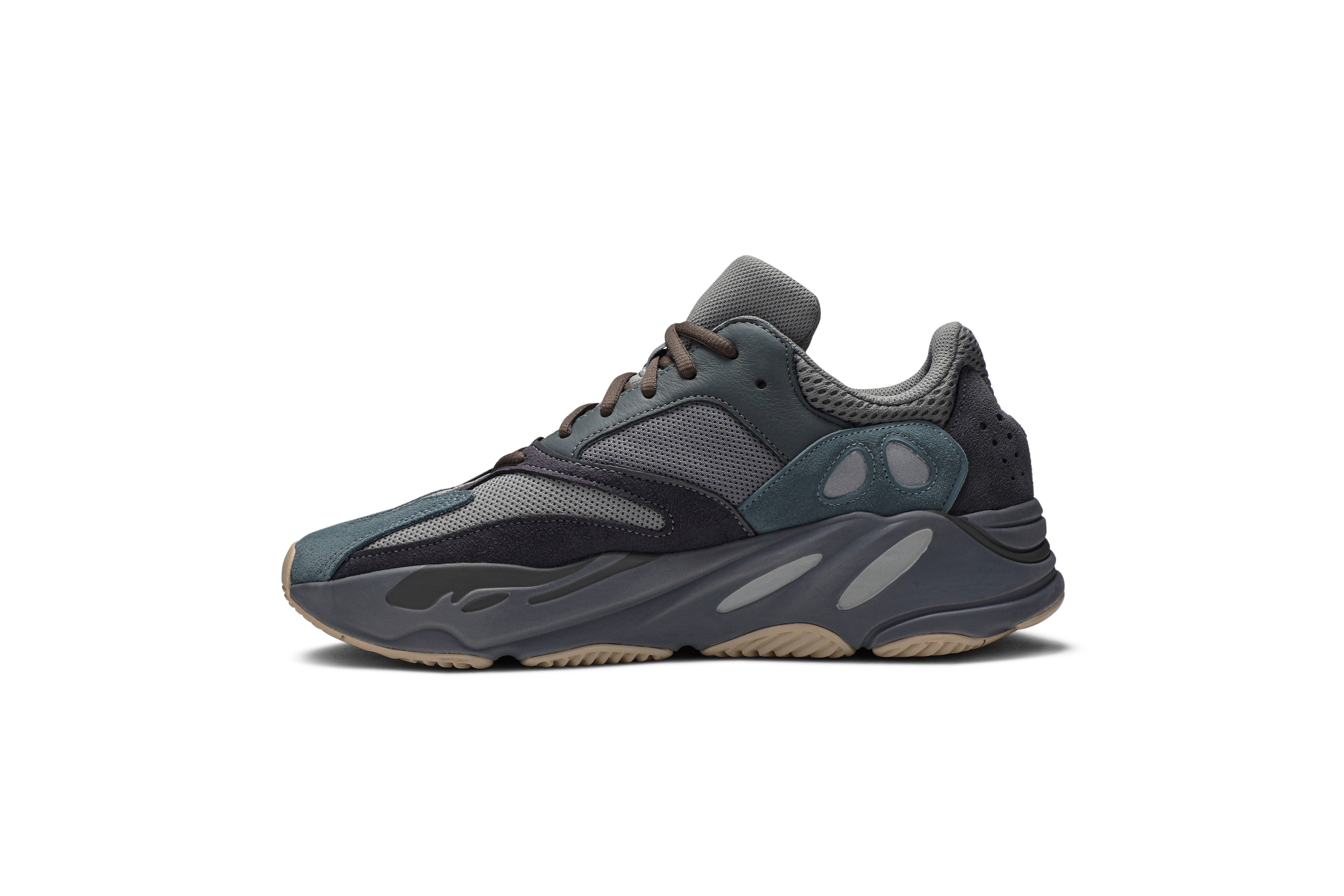 adidas Yeezy Boost 700 ‚Teal Blue‘