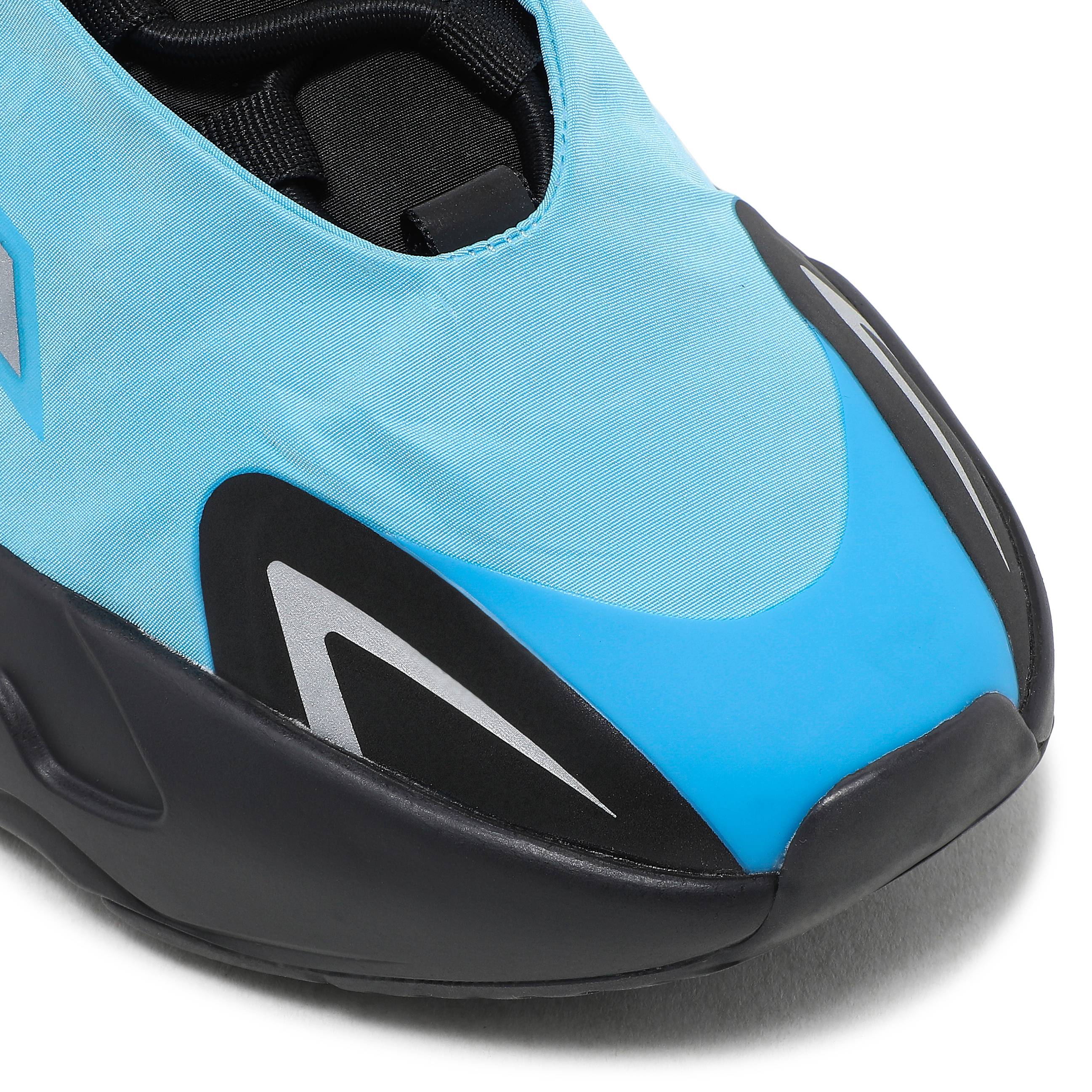 adidas Yeezy Boost 700 MNVM ‚Bright Cyan‘