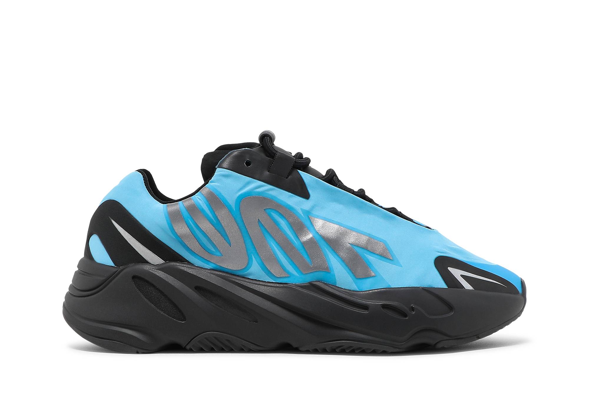 adidas Yeezy Boost 700 MNVM ‚Bright Cyan‘