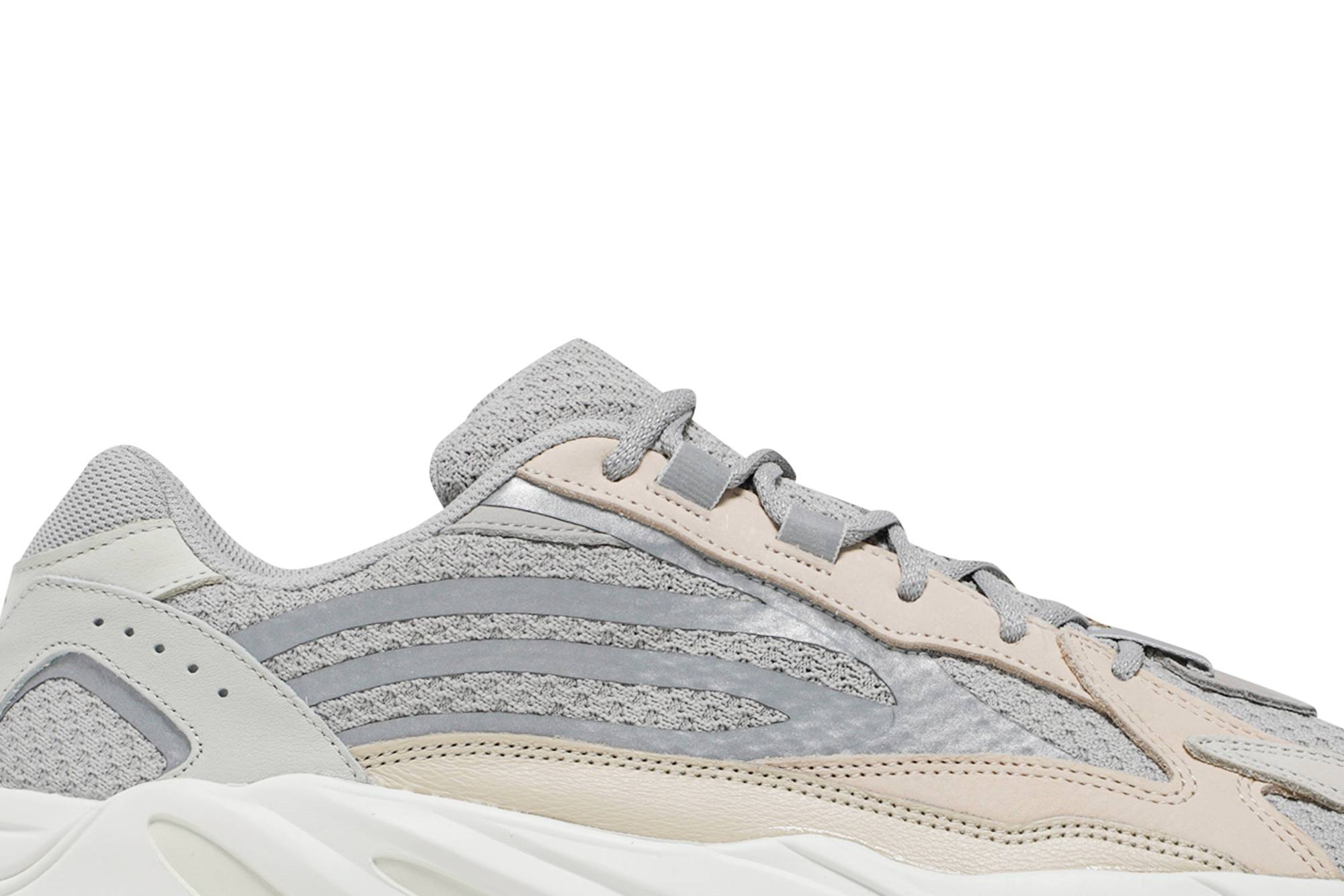 adidas Yeezy Boost 700 V2 ‚Cream‘