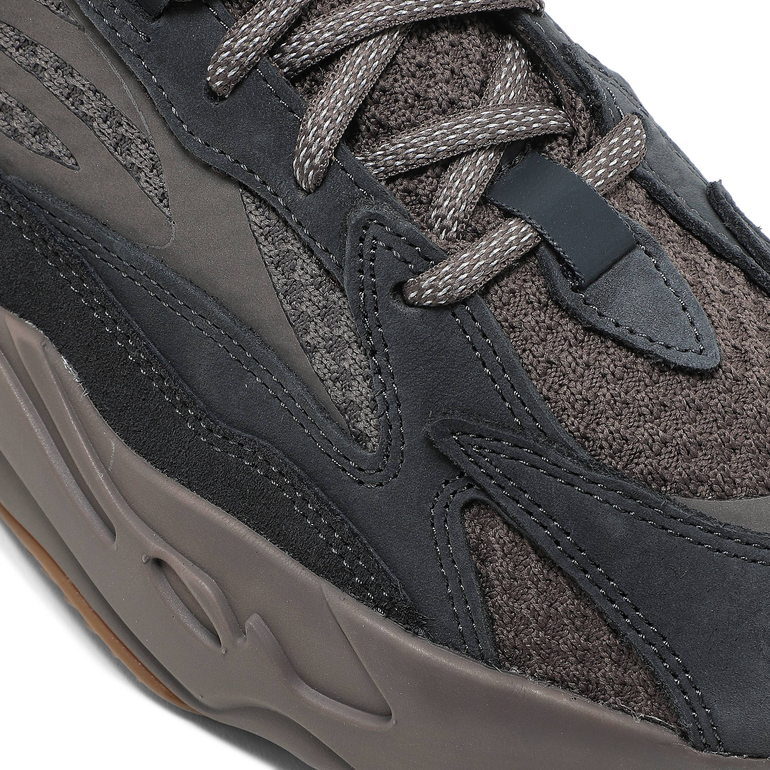 adidas Yeezy Boost 700 V2 ‚Mauve‘