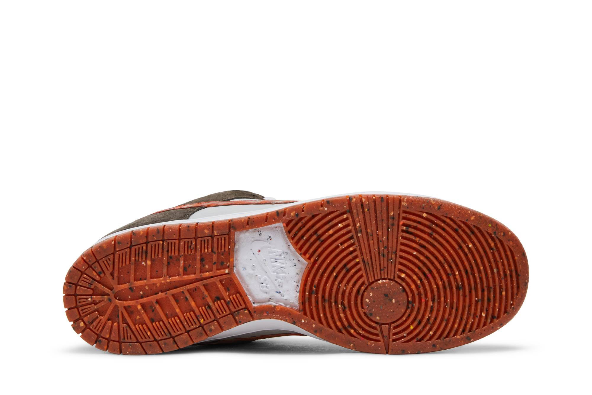 Crushed Skate Shop x Nike SB Dunk Low QS ‚Olive Grey/Mantra Orange‘