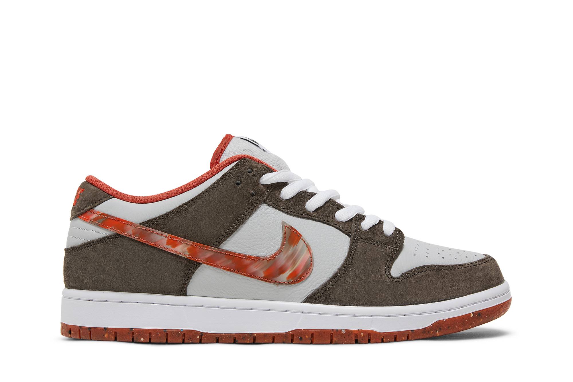 Crushed Skate Shop x Nike SB Dunk Low QS ‚Olive Grey/Mantra Orange‘