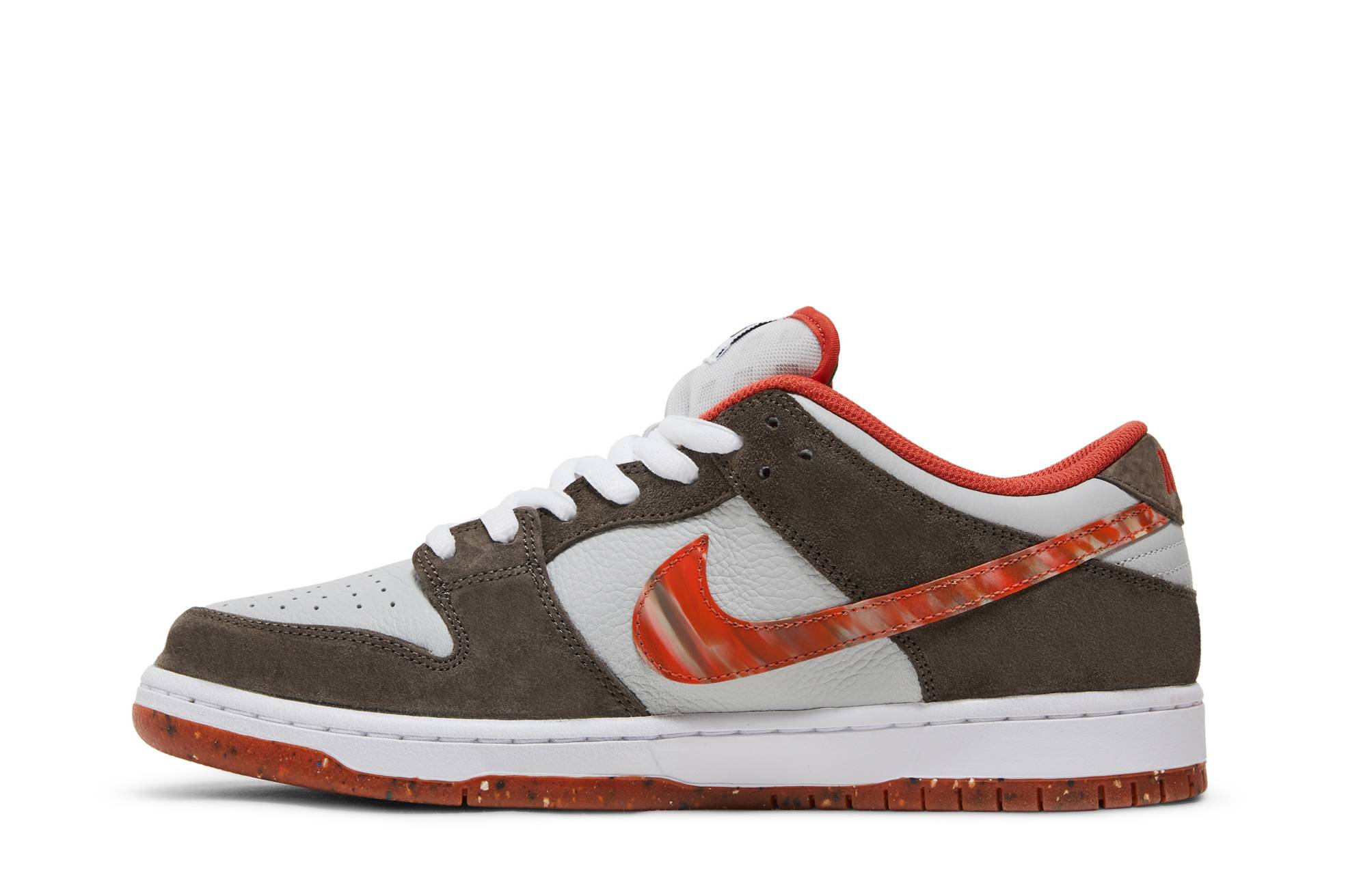 Crushed Skate Shop x Nike SB Dunk Low QS ‚Olive Grey/Mantra Orange‘