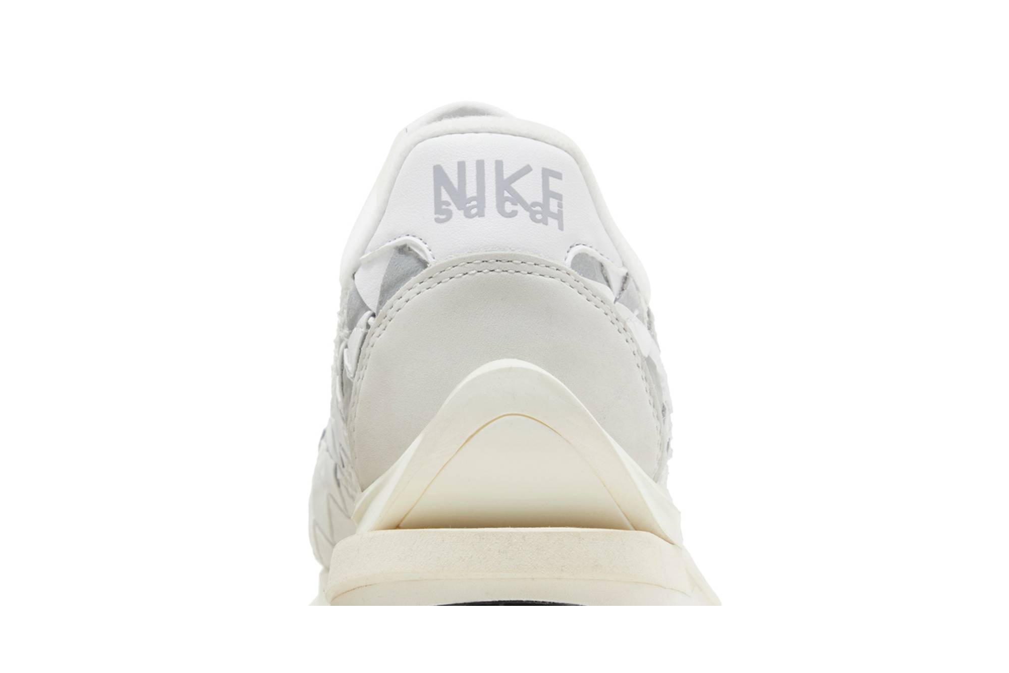 Jean Paul Gaultier x sacai x Nike VaporWaffle Woven ‚White‘