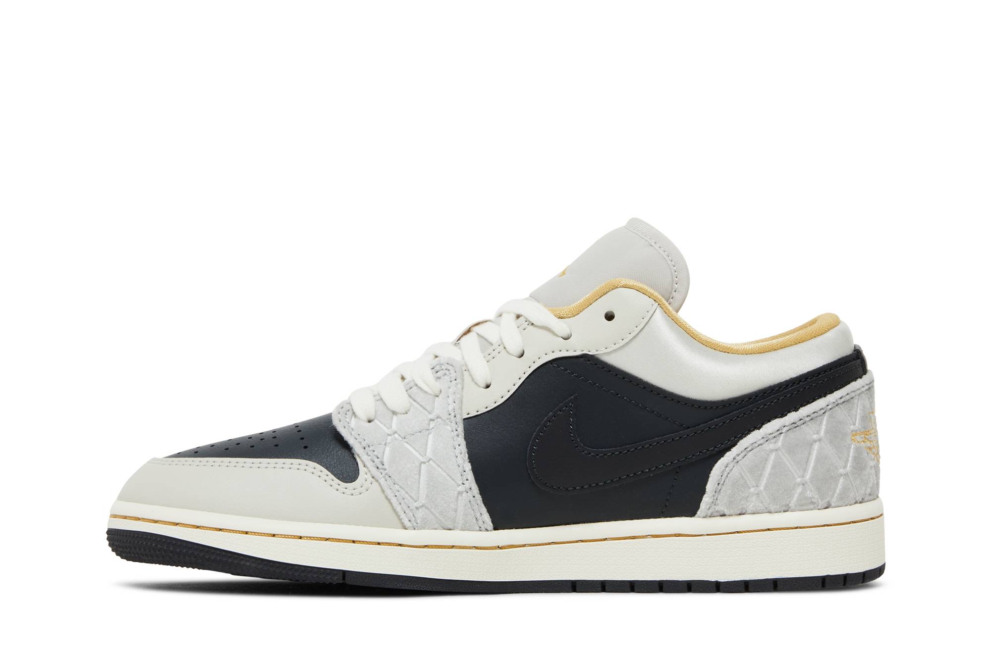 Jordan 1 Low SE ‚Beaded Swoosh‘