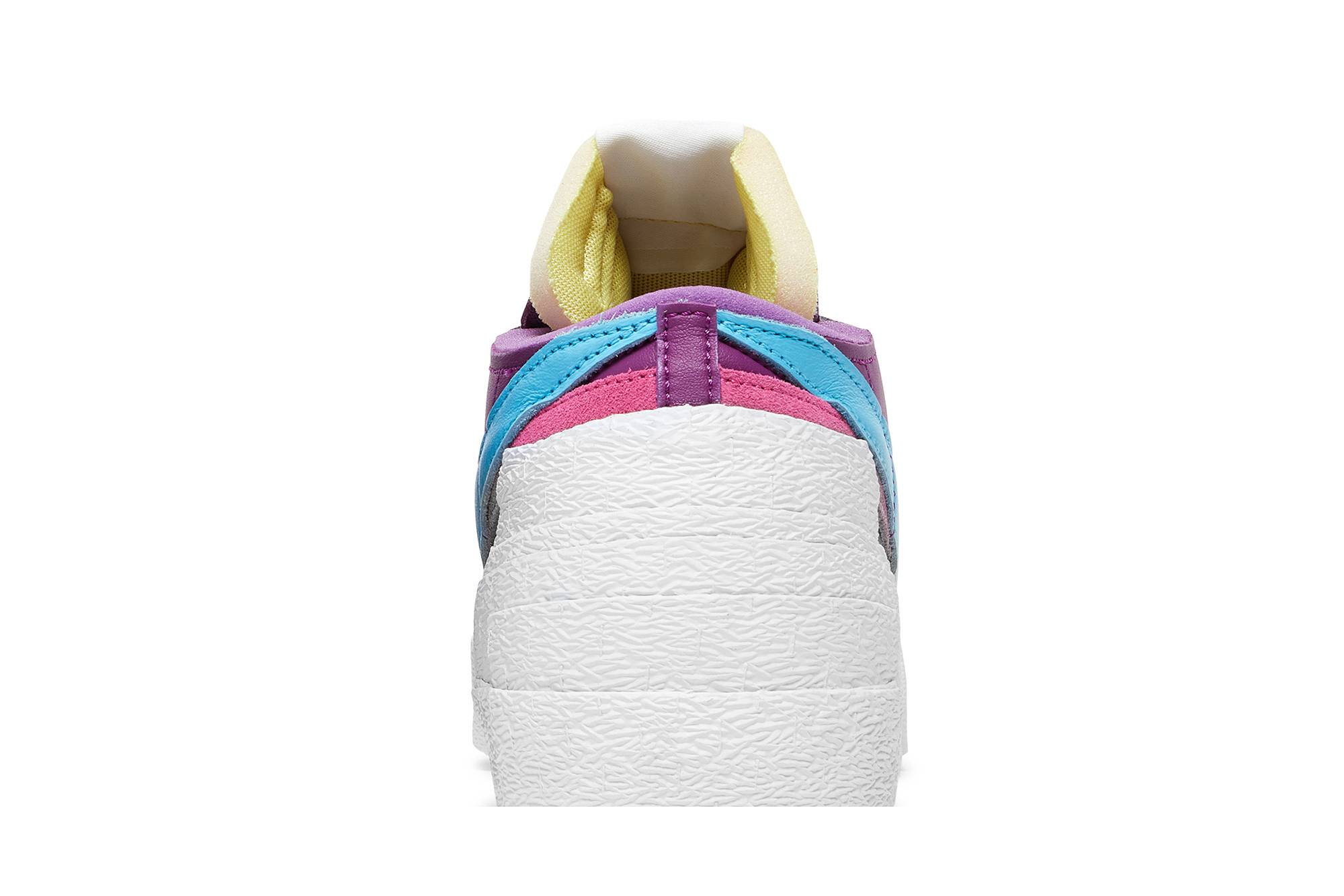 KAWS x sacai x Nike Blazer Low ‚Purple Dusk‘