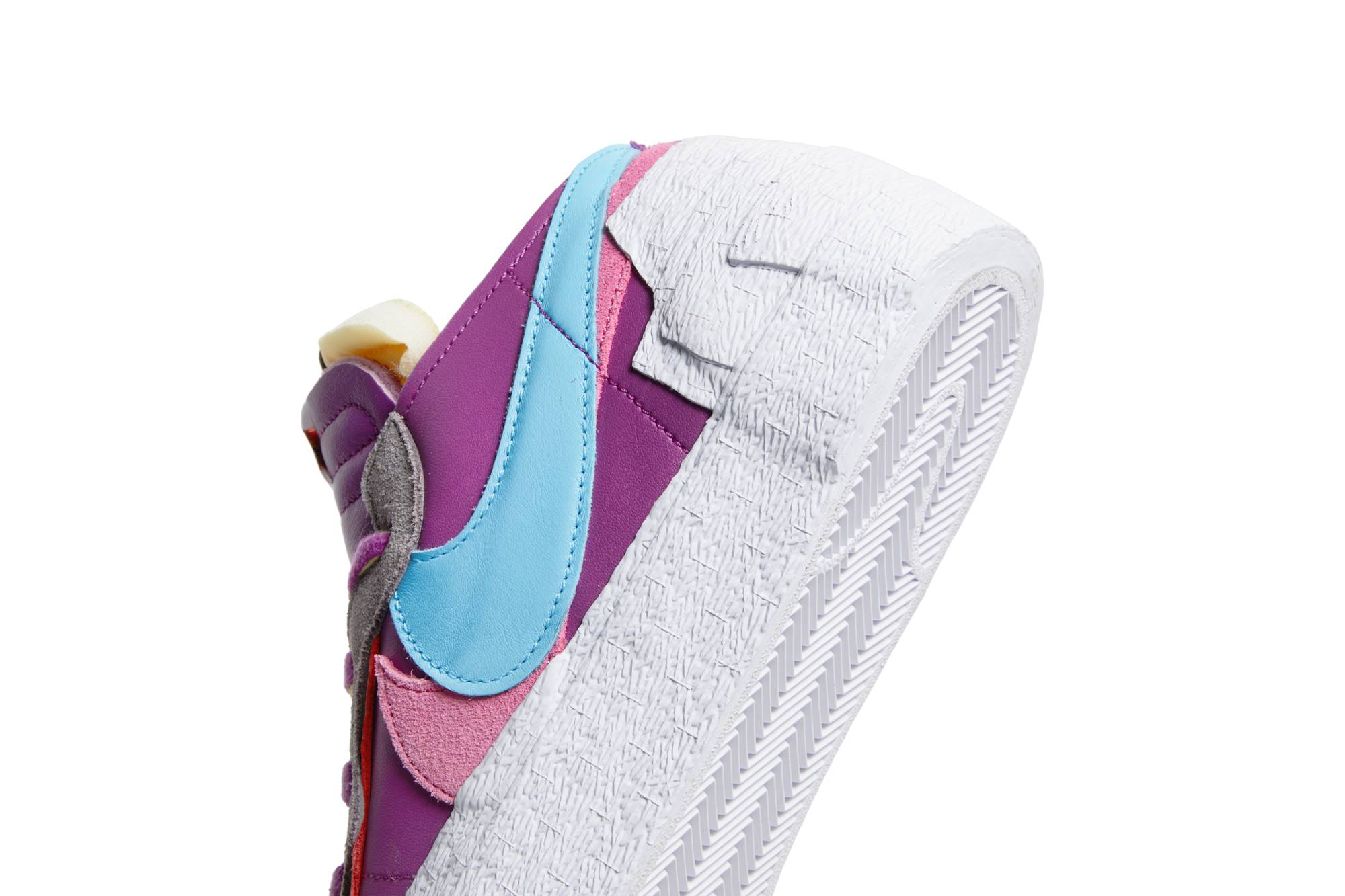 KAWS x sacai x Nike Blazer Low ‚Purple Dusk‘