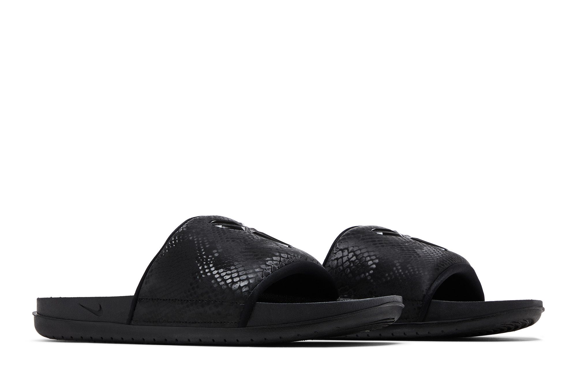 Kobe Bryant x Nike Offcourt Slide ‚Triple Black‘