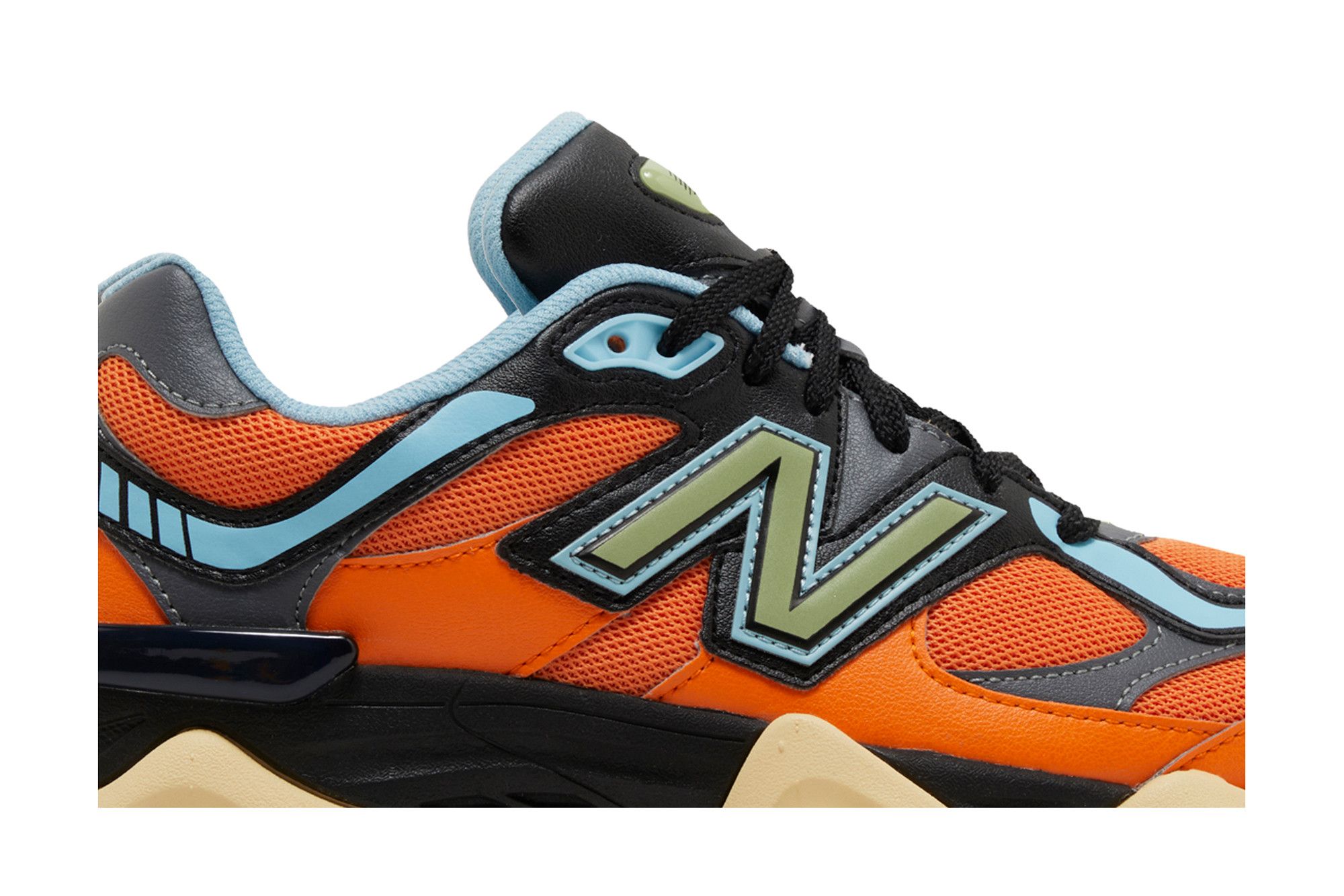 New Balance 9060 ‚Sun Glow‘