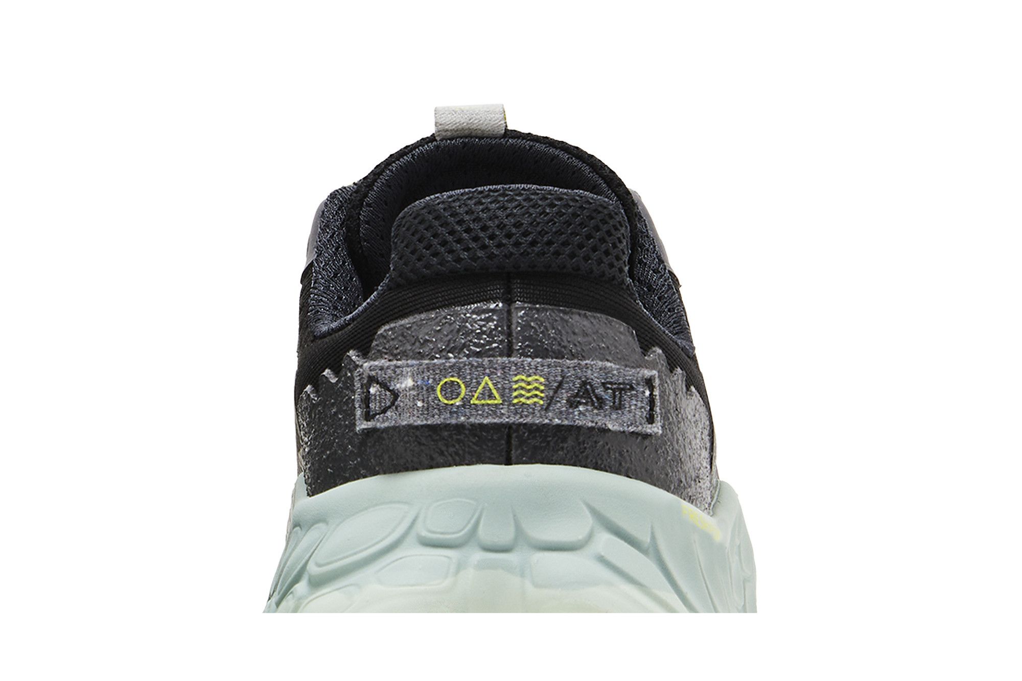New Balance Fresh Foam X More Trail v3 2E Wide ‚Black Tea Tree‘