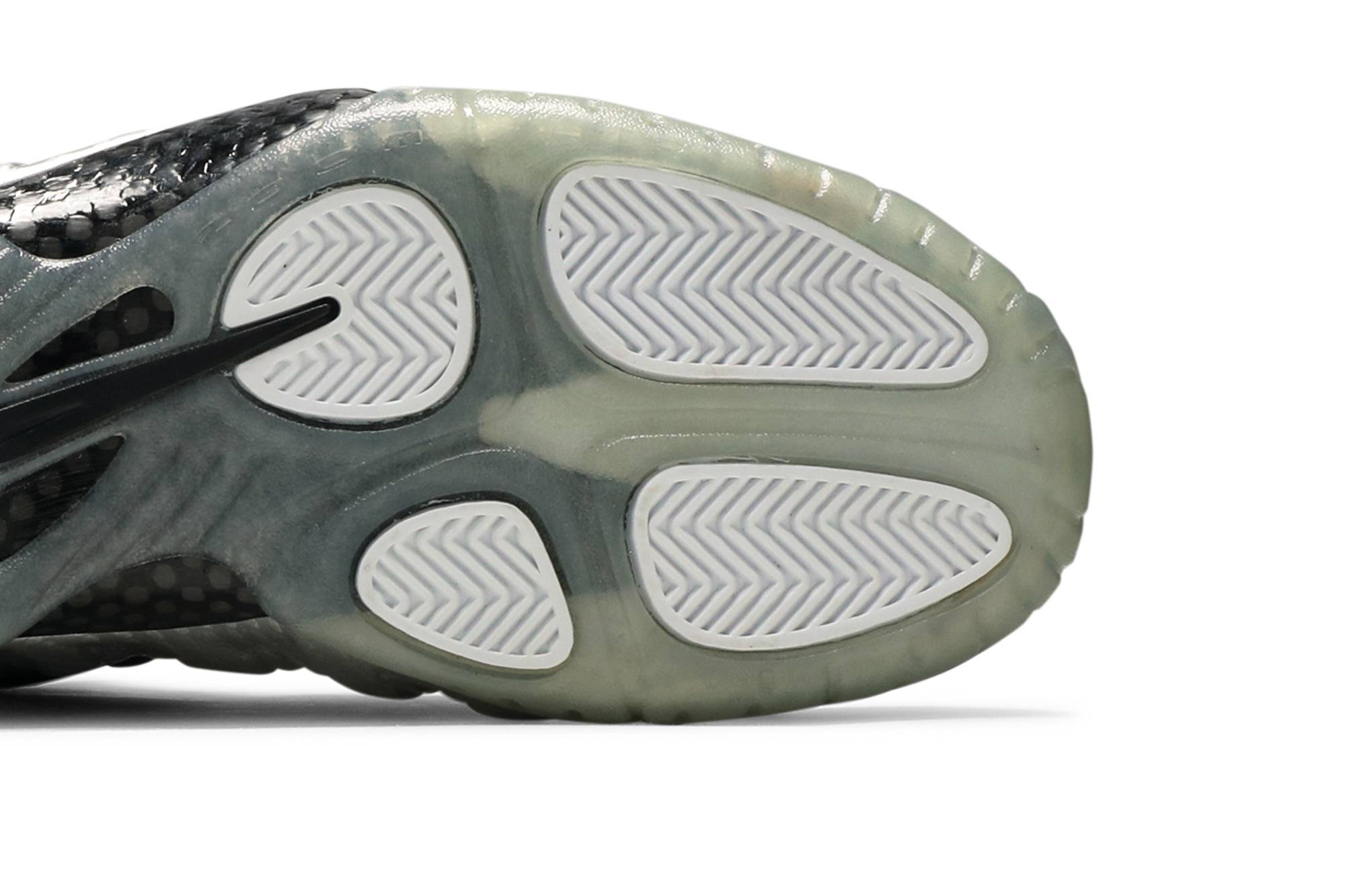 Nike Air Foamposite Pro ‚Silver Surfer‘