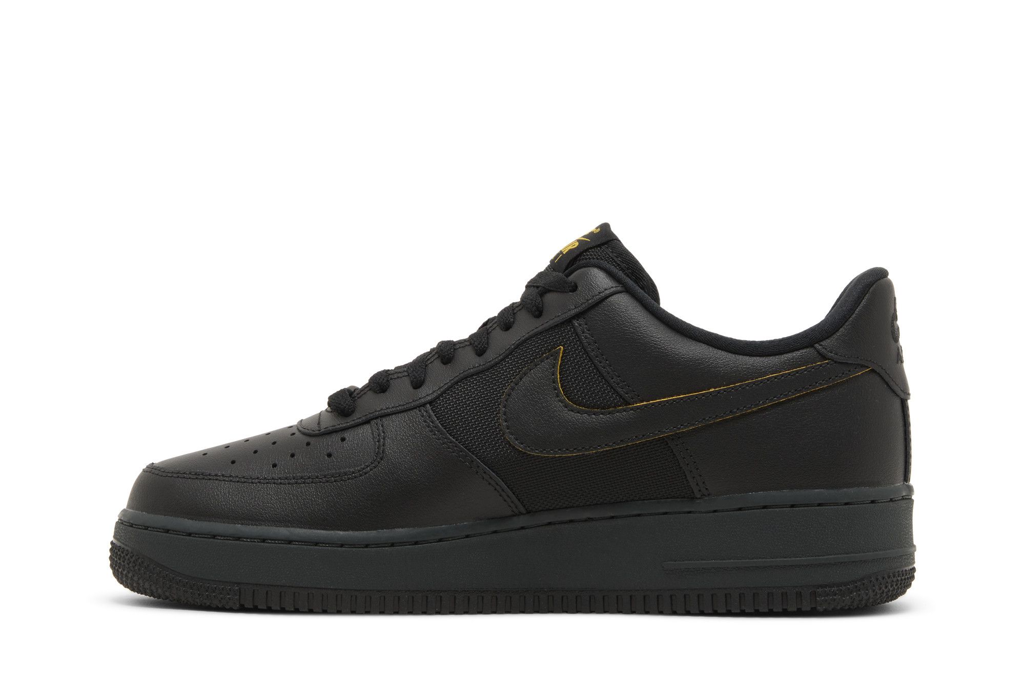 Nike Air Force 1 ’07 ‚Black University Gold‘