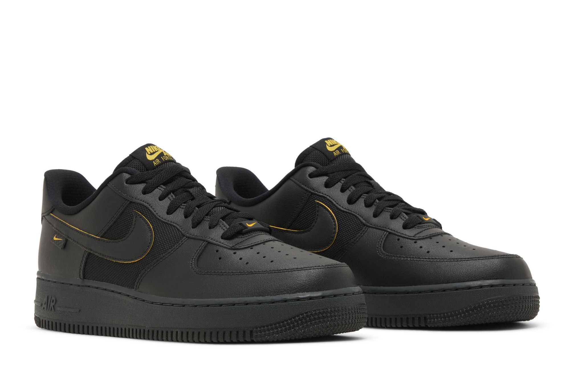Nike Air Force 1 ’07 ‚Black University Gold‘
