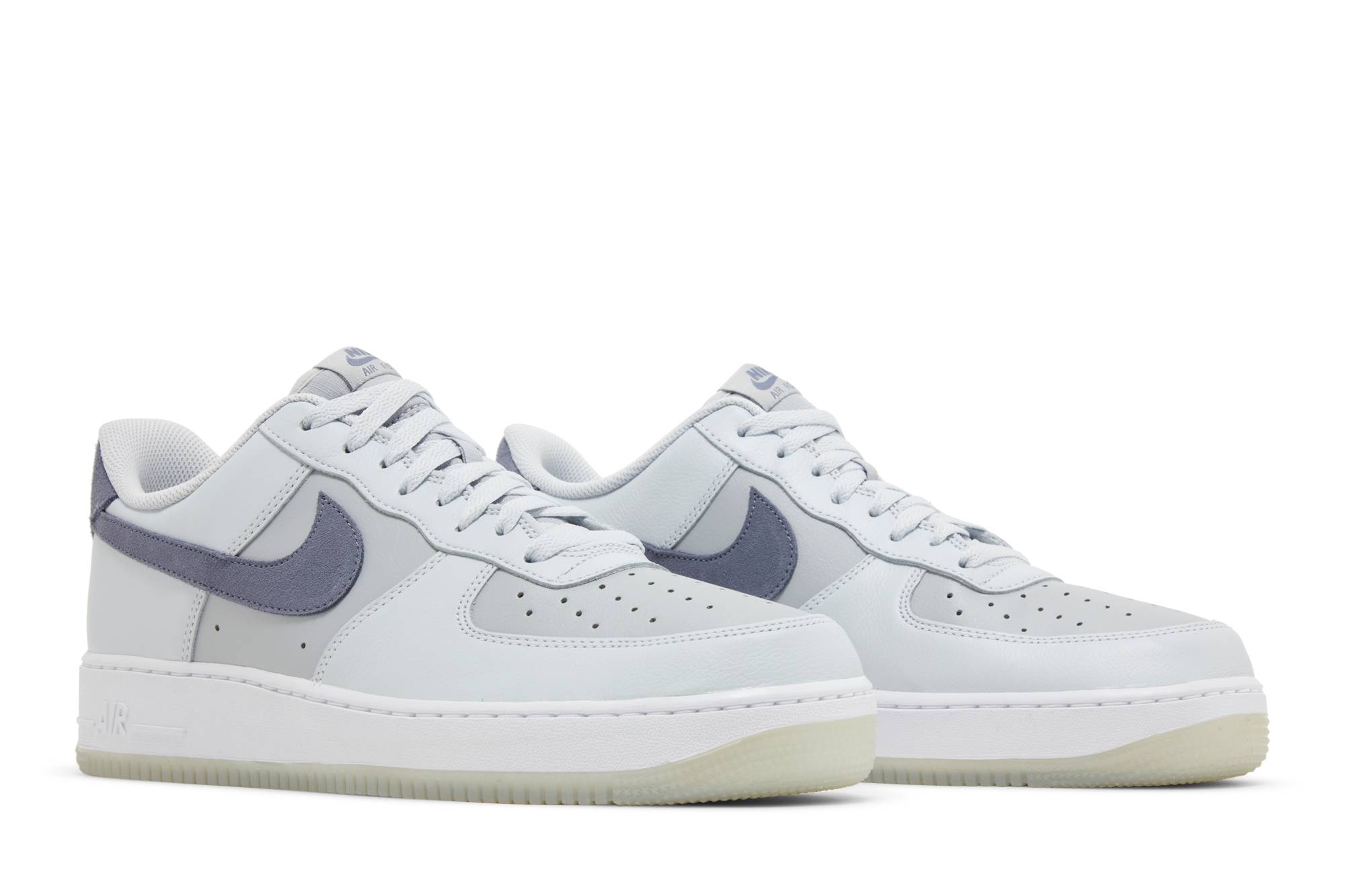 Nike Air Force 1 ’07 LV8 ‚Pure Platinum Light Carbon‘