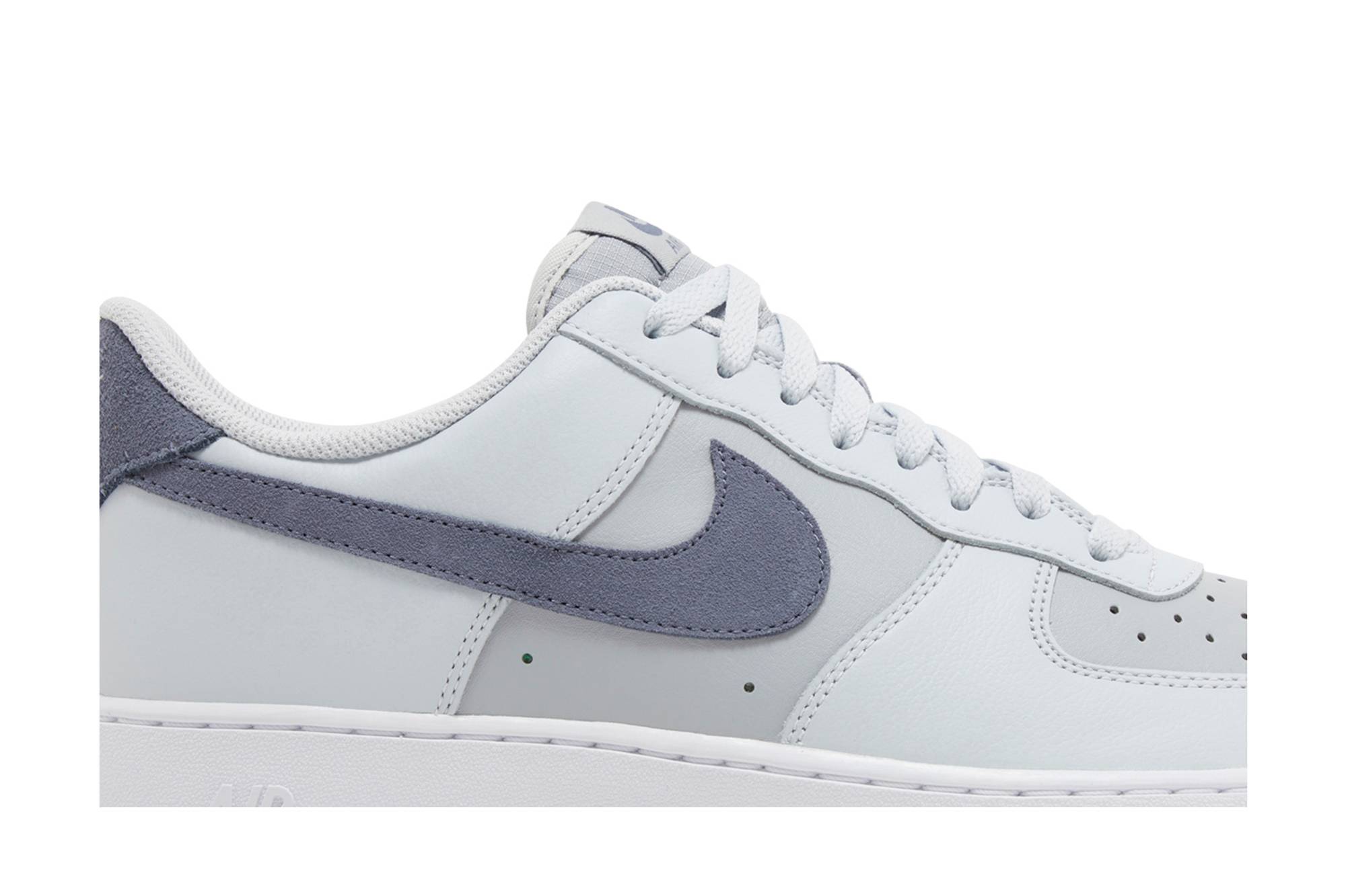Nike Air Force 1 ’07 LV8 ‚Pure Platinum Light Carbon‘