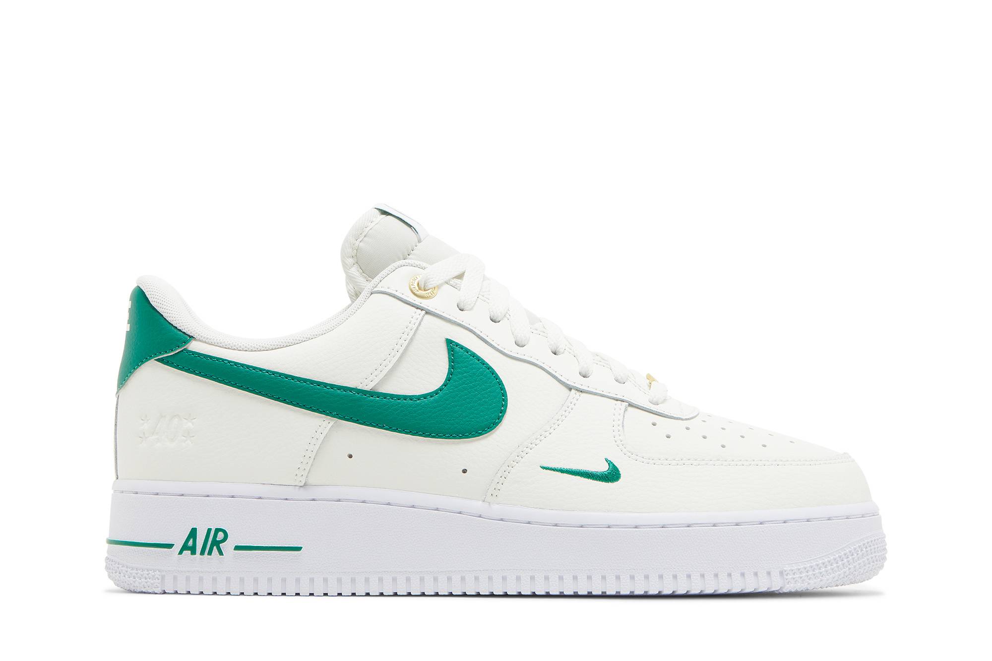 Nike Air Force 1 Low ‚Sail/Malachite-White-Metallic Gold‘