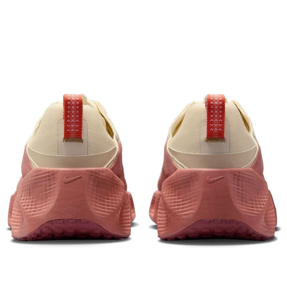 Nike Ava Rover ‚Fossil Canyon Rust‘