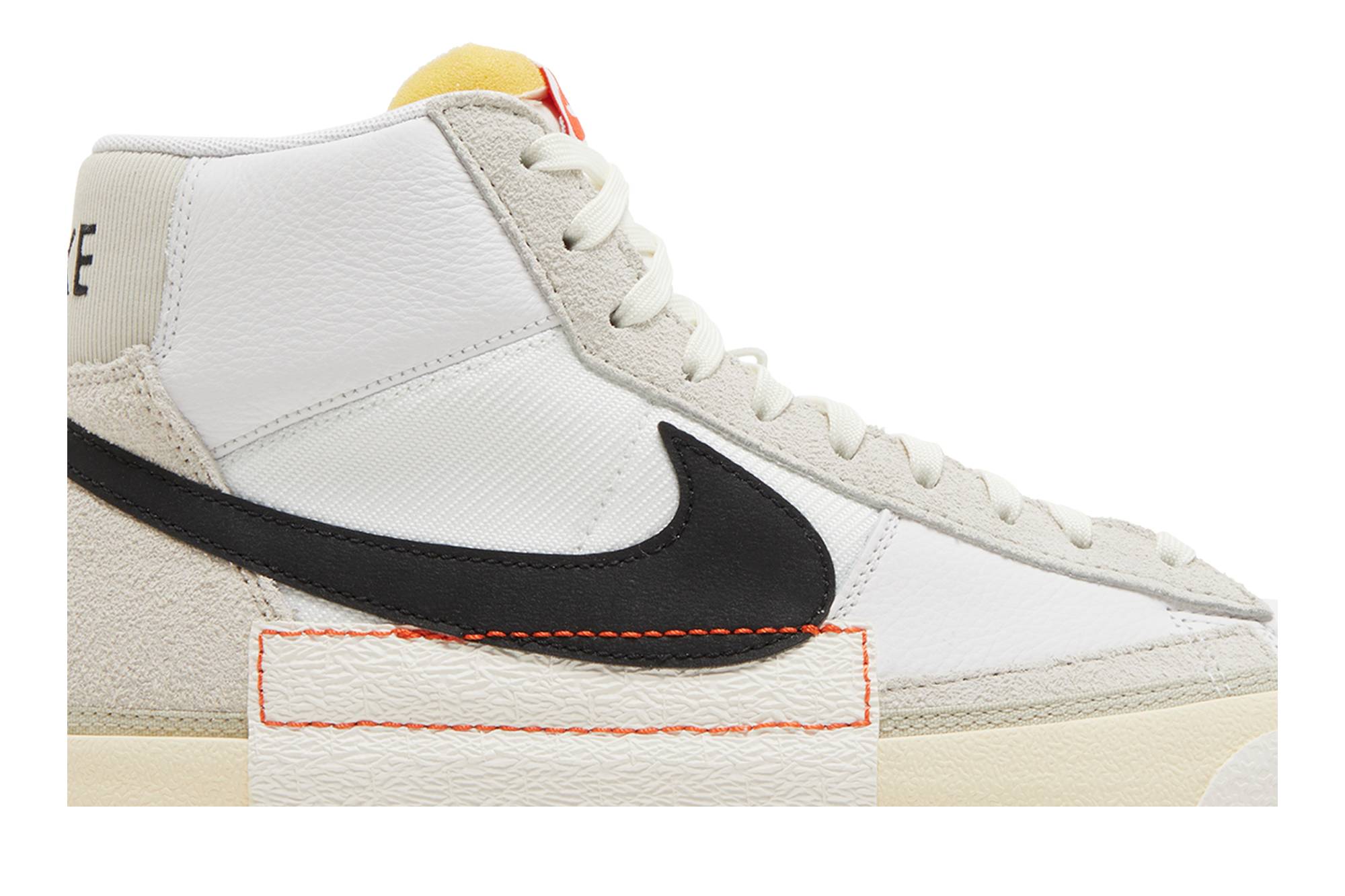 Nike Blazer Mid ’77 Pro Club ‚Remastered - Light Bone Black‘