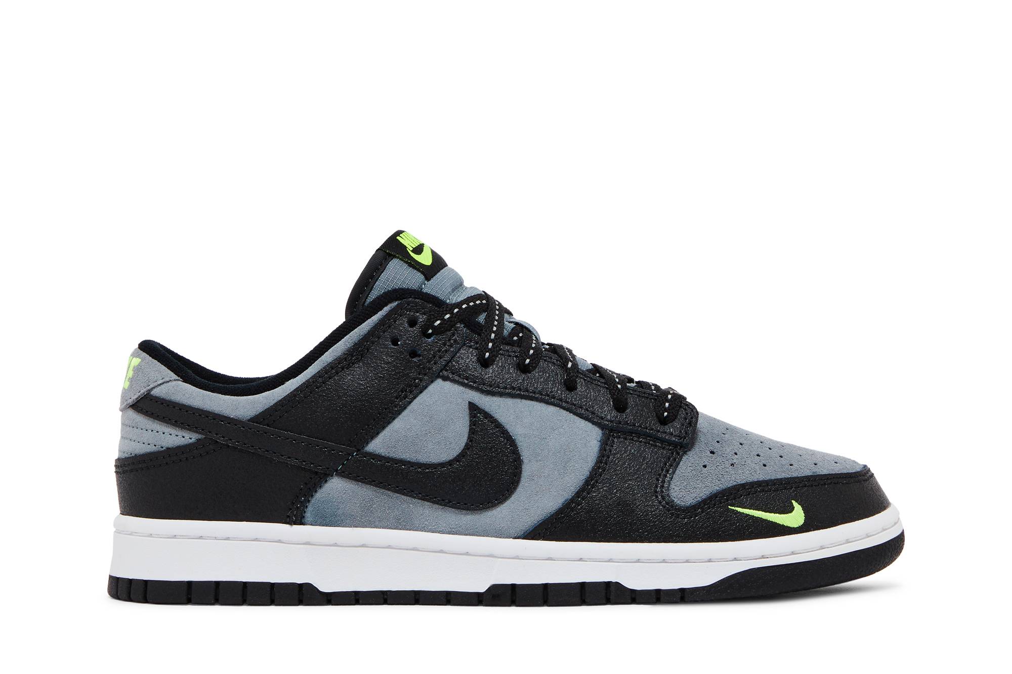 Nike Dunk Low ‚Black Grey Green Strike‘