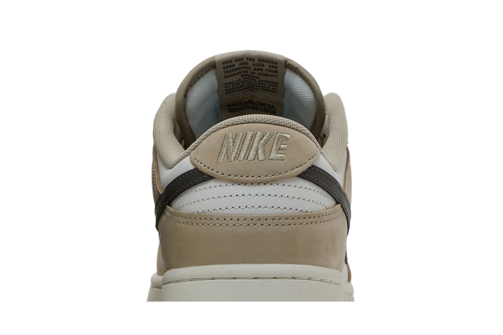 Nike Dunk Low ‚Desert Khaki‘