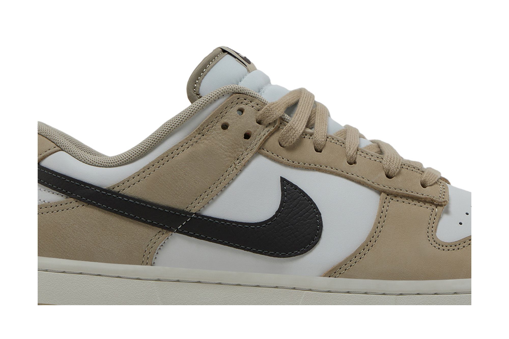 Nike Dunk Low ‚Desert Khaki‘