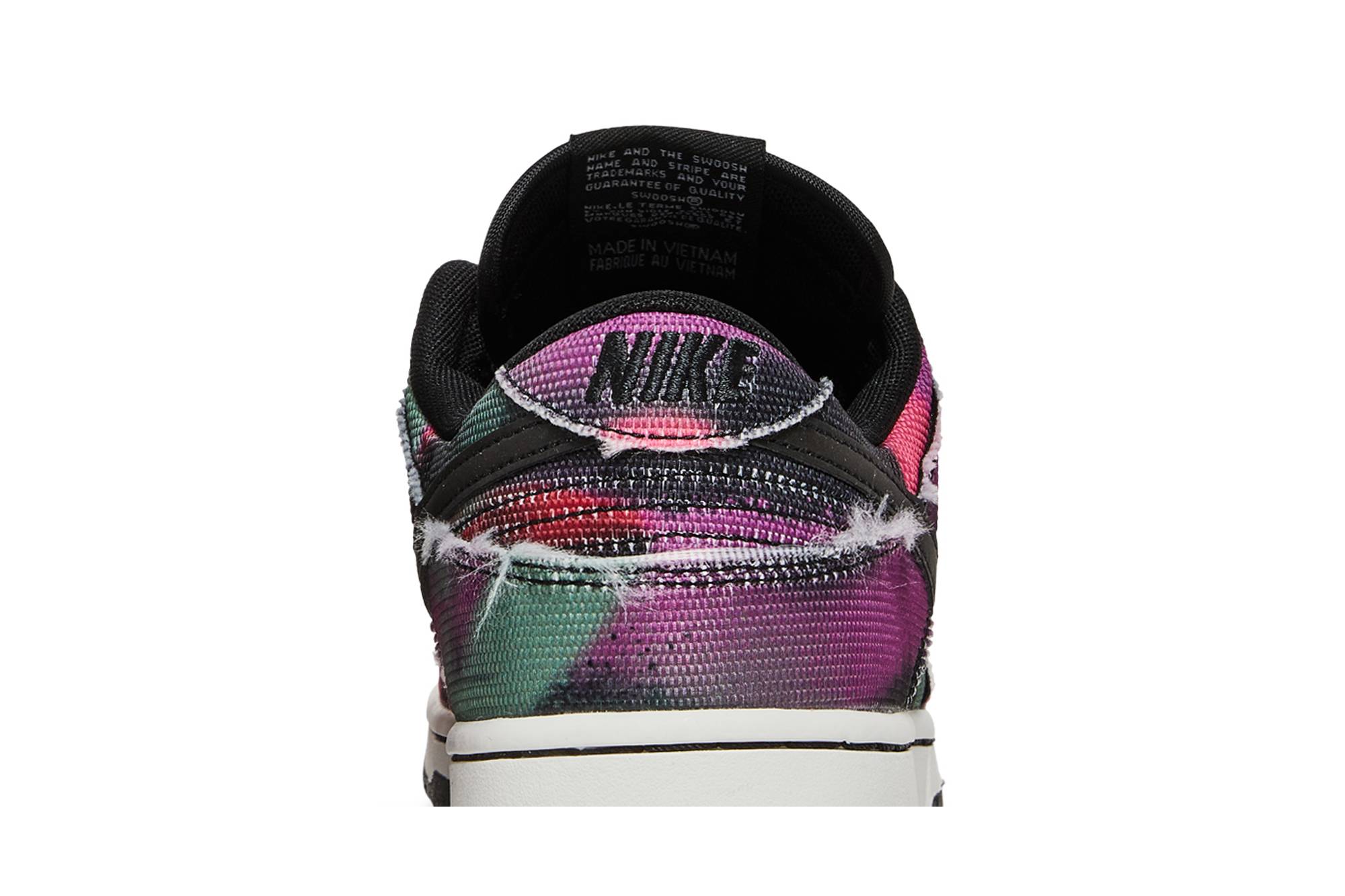 Nike Dunk Low ‚Graffiti‘