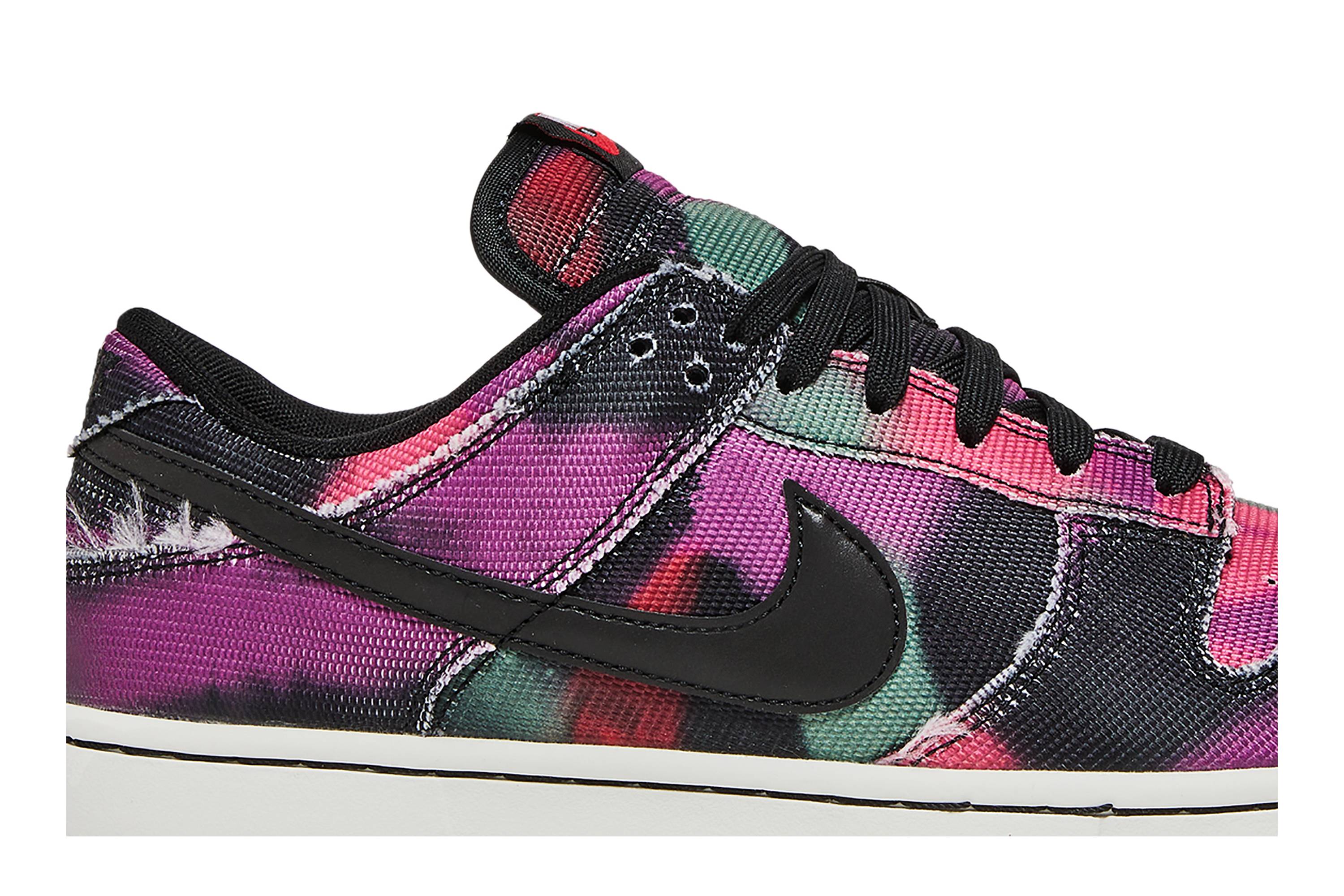 Nike Dunk Low ‚Graffiti‘