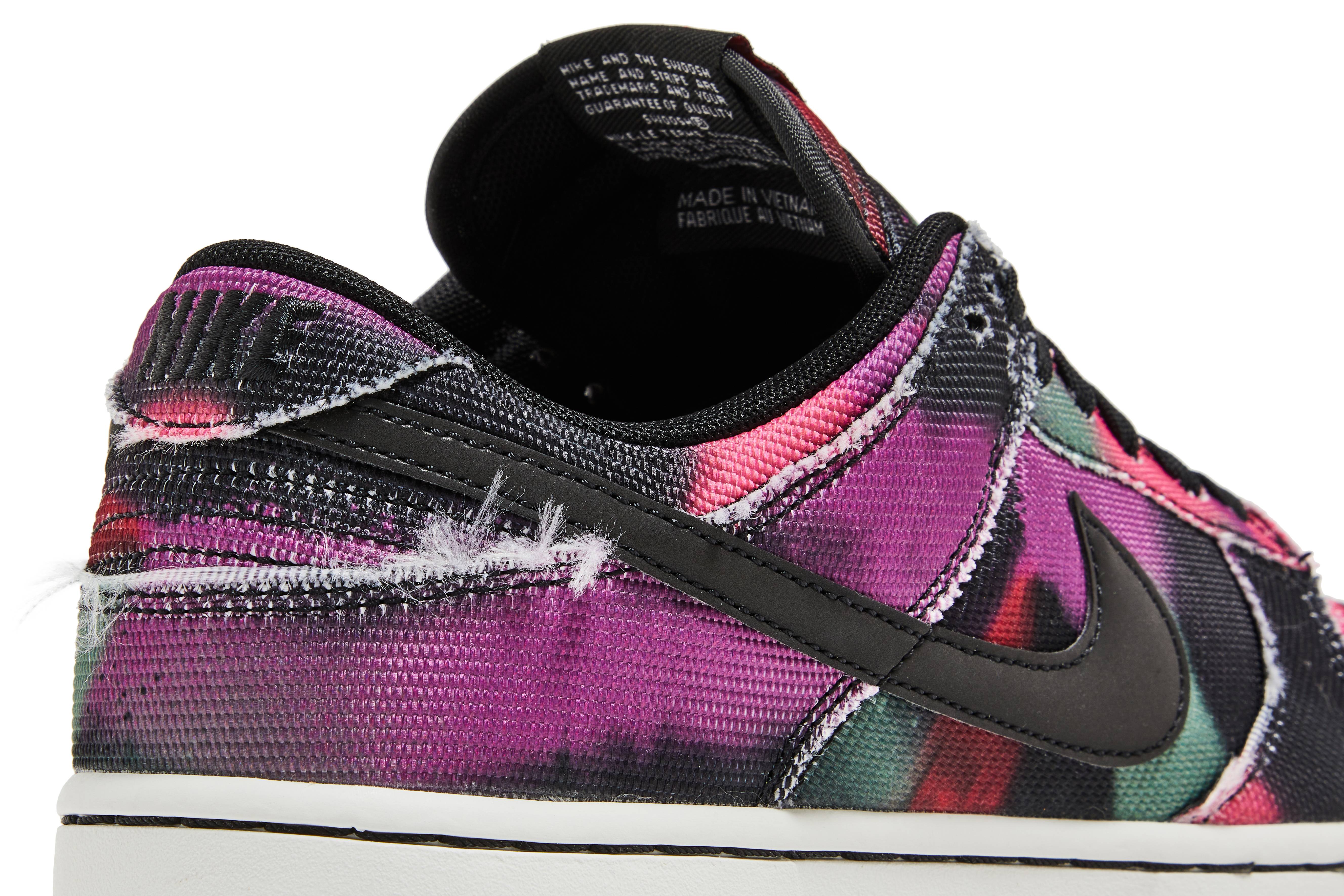 Nike Dunk Low ‚Graffiti‘