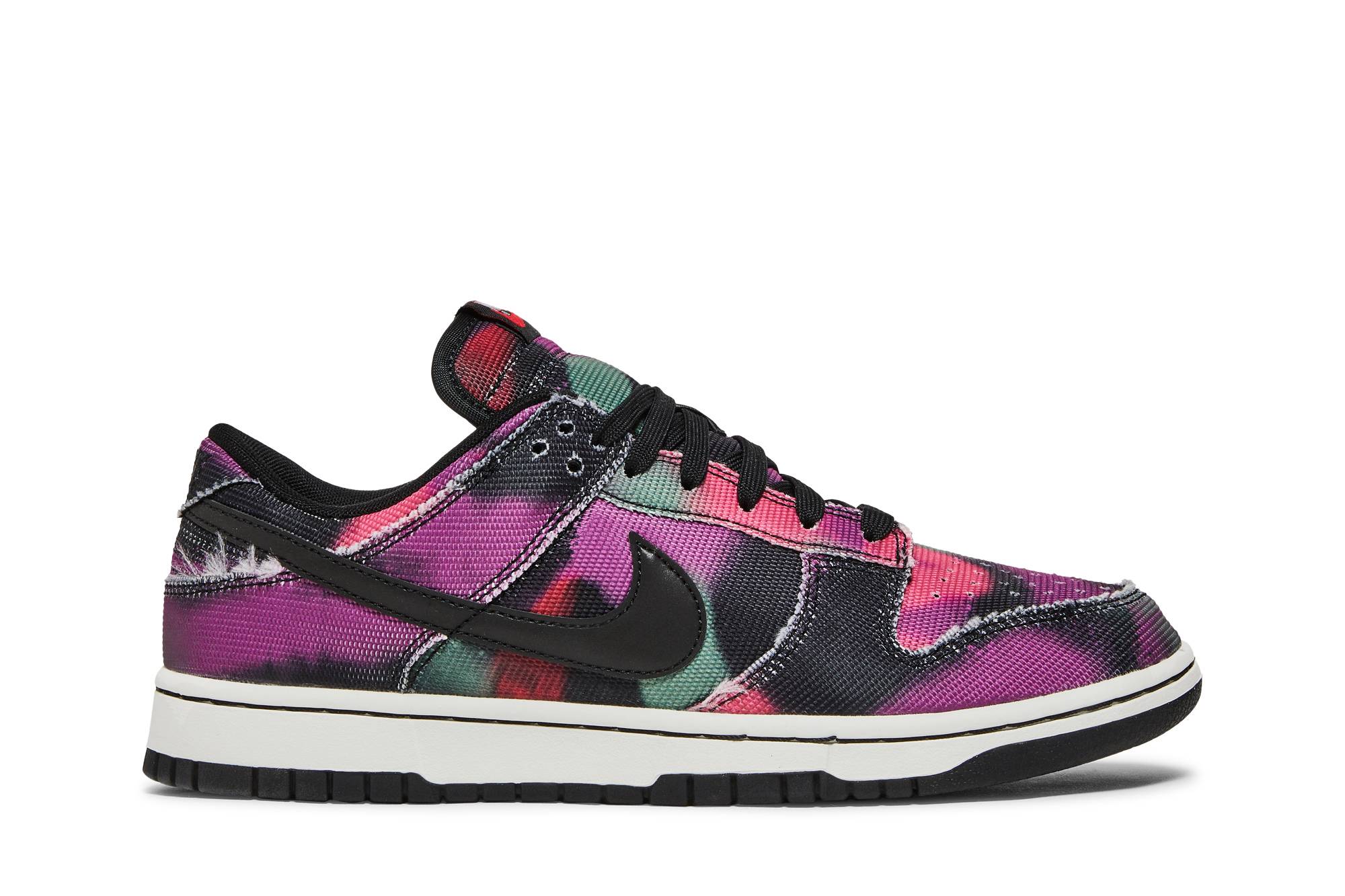 Nike Dunk Low ‚Graffiti‘