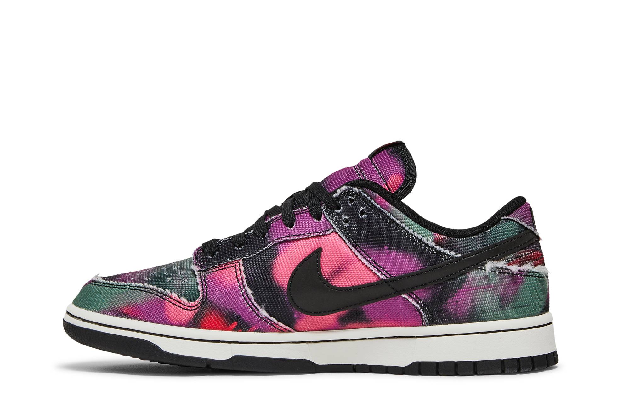 Nike Dunk Low ‚Graffiti‘