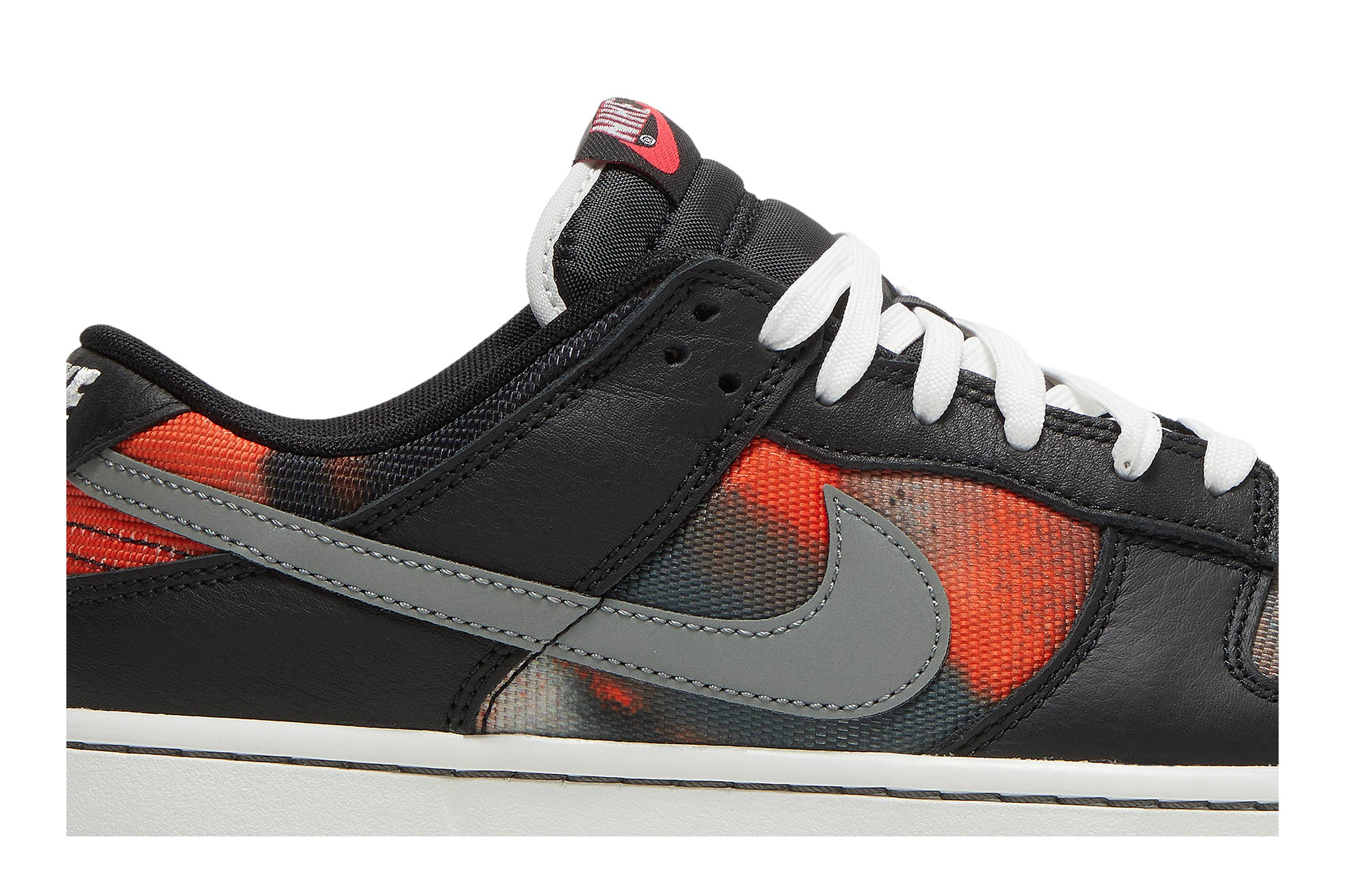Nike Dunk Low ‚Graffiti - Red‘