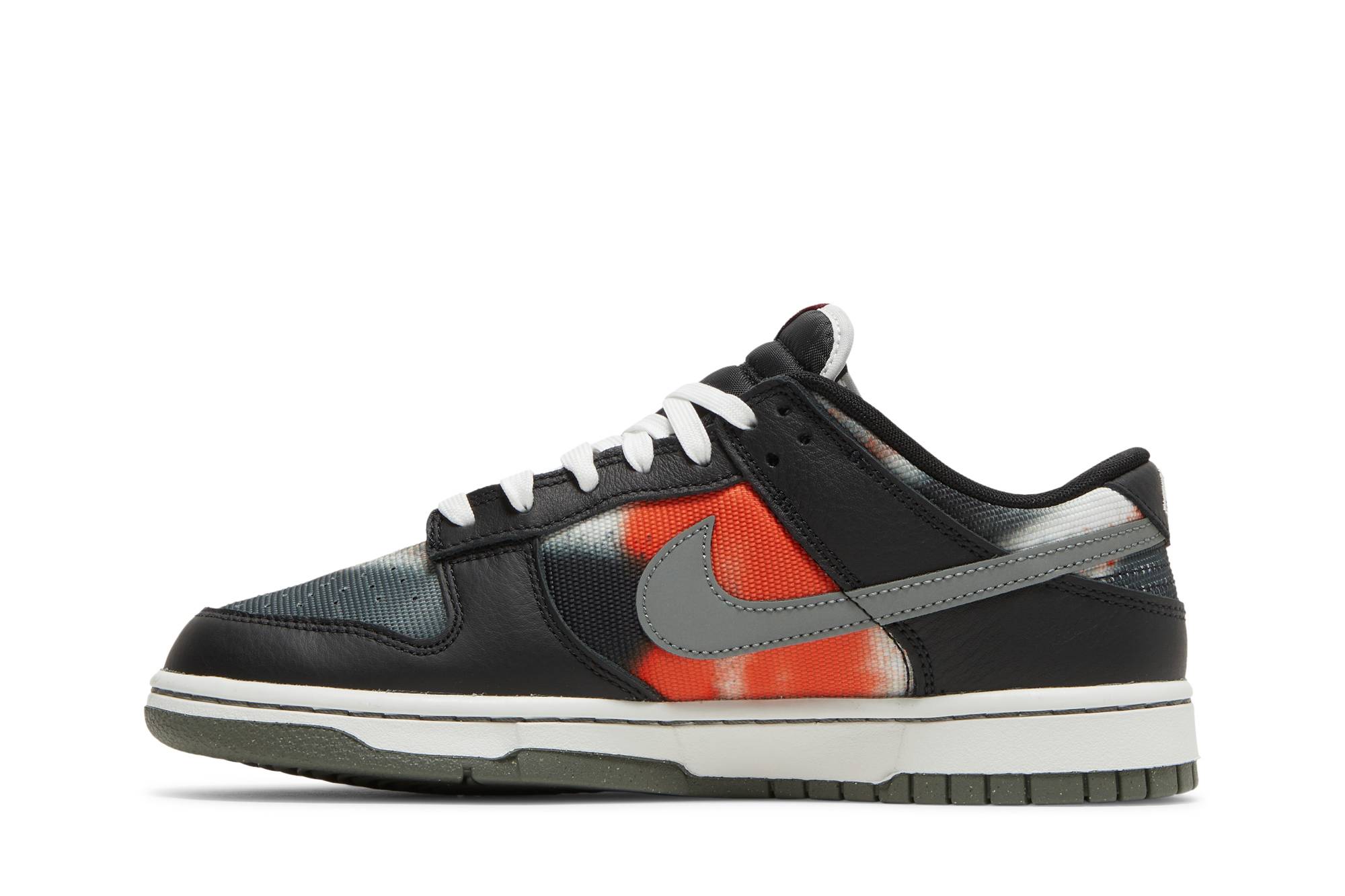 Nike Dunk Low ‚Graffiti - Red‘