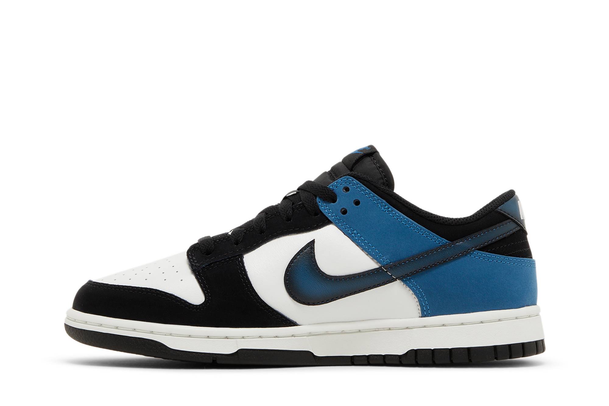 Nike Dunk Low ‚Industrial Blue‘