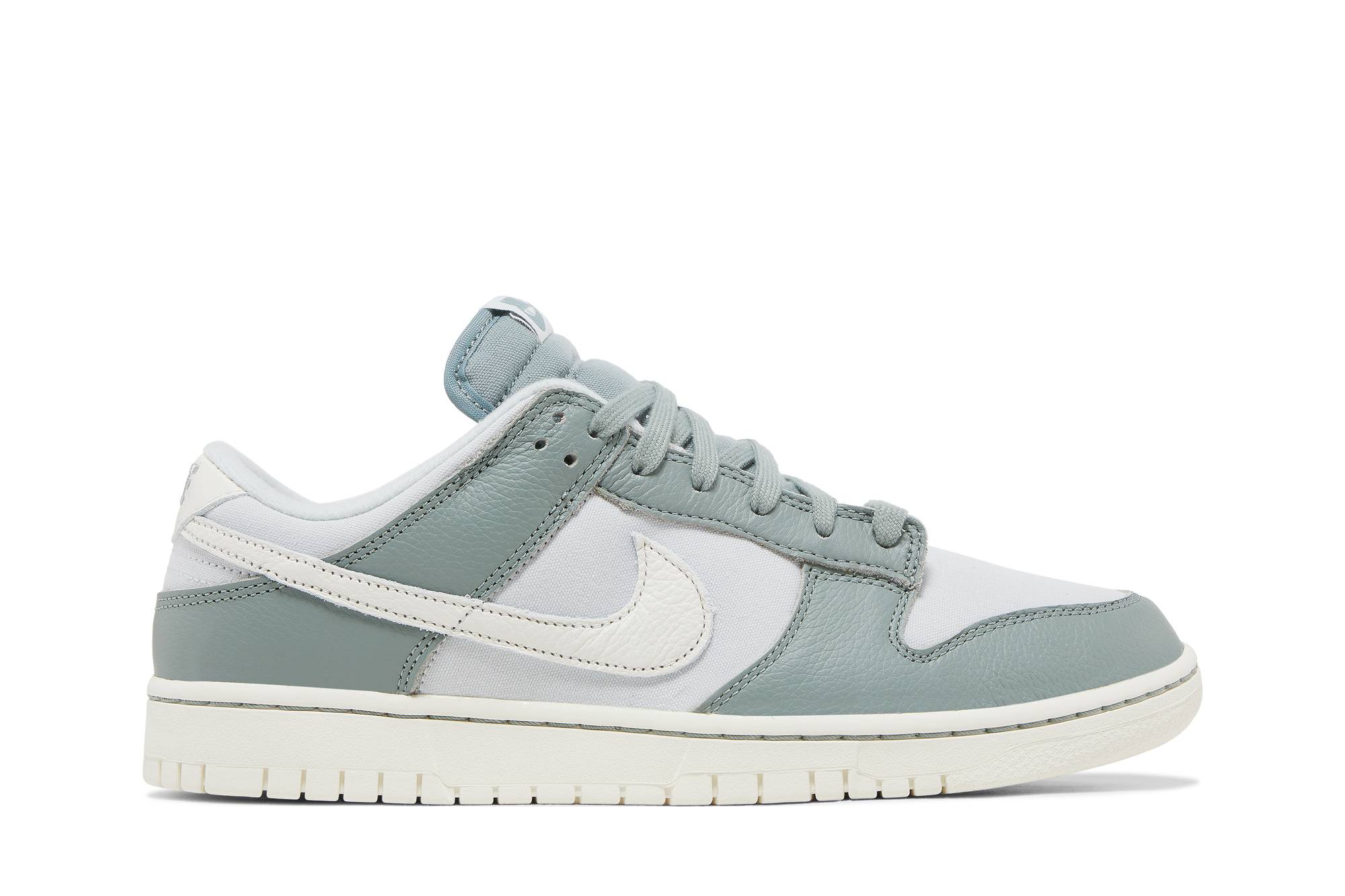 Nike Dunk Low ‚Mica Green‘