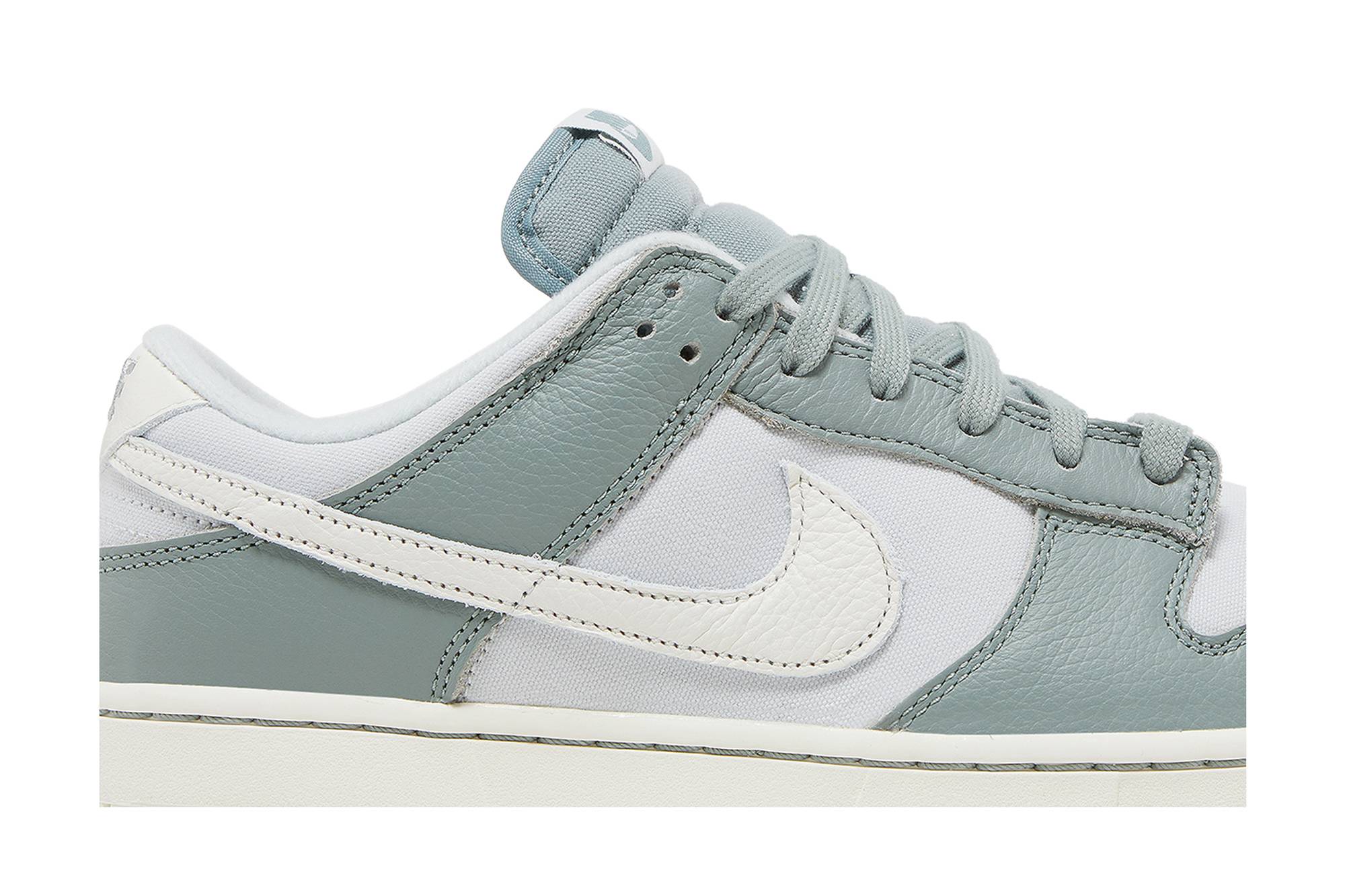 Nike Dunk Low ‚Mica Green‘