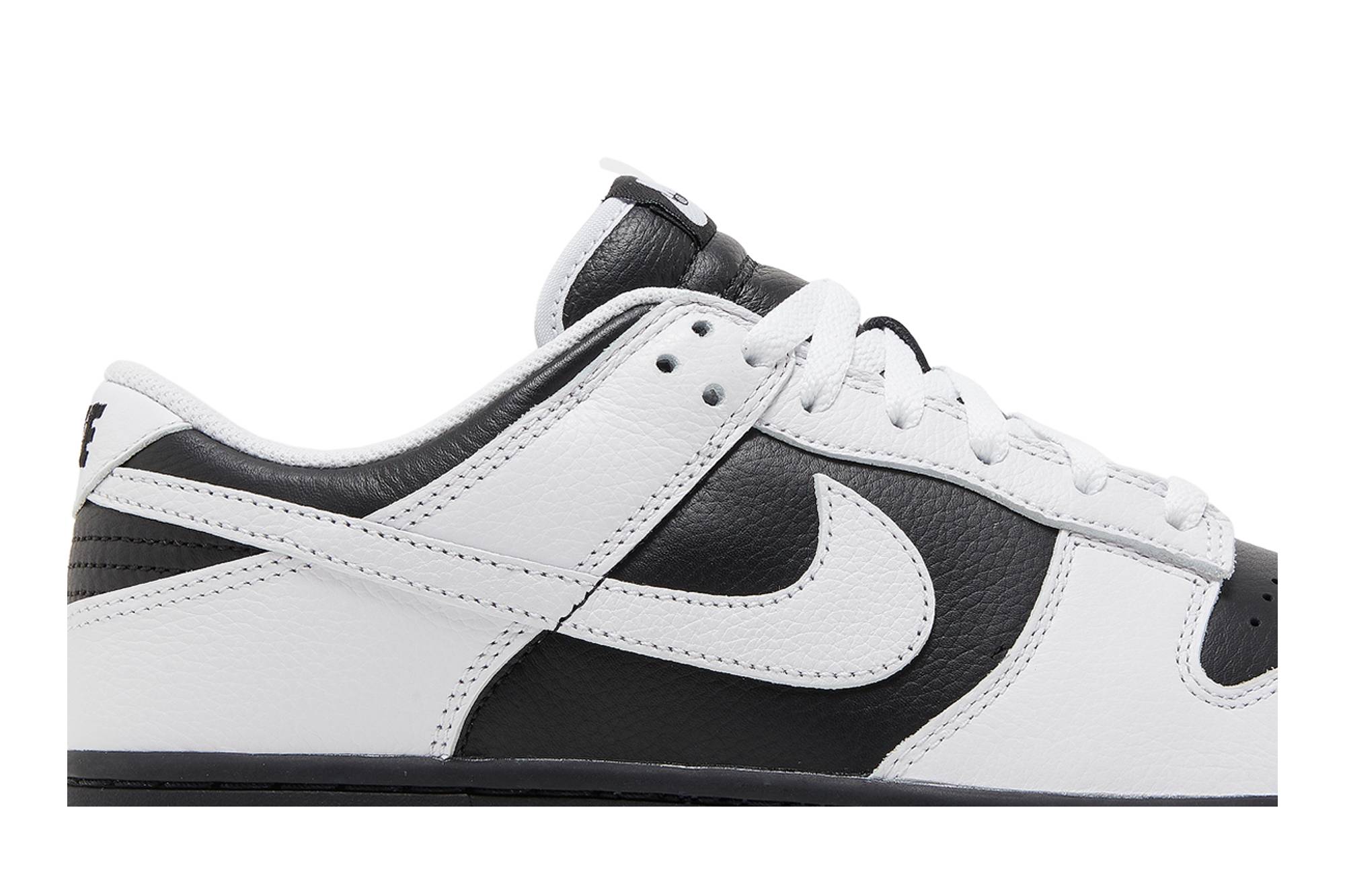 Nike Dunk Low ‚Reverse Panda‘