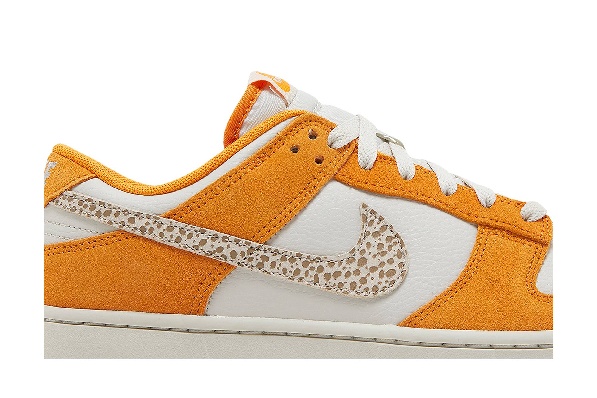 Nike Dunk Low ‚Safari Swoosh‘