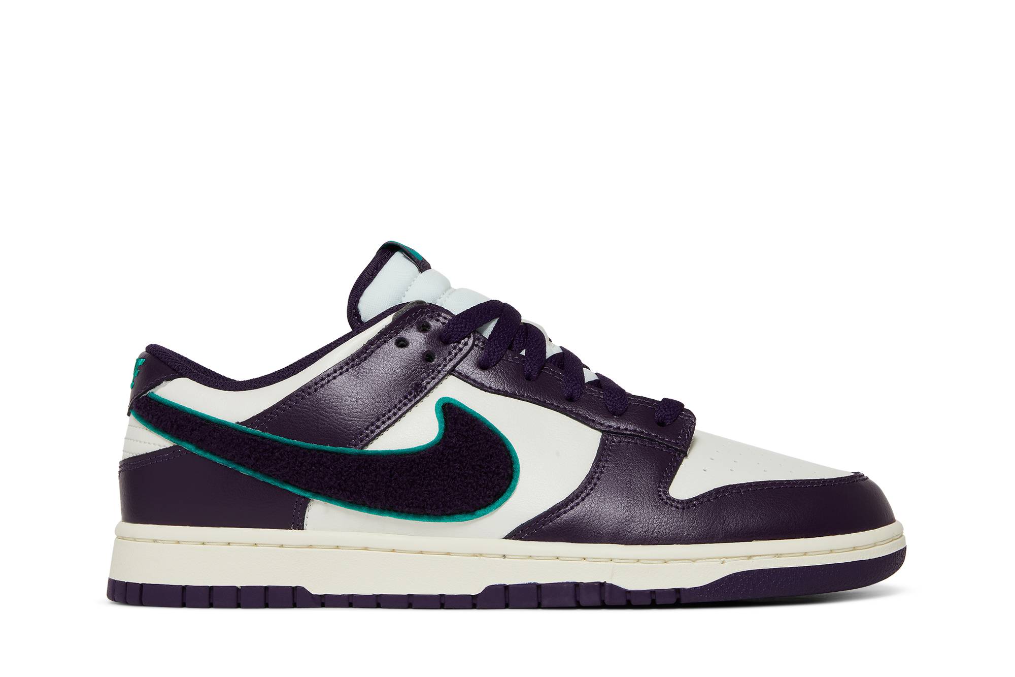 Nike Dunk Low Chenille Swoosh ‚Sail Grand Purple‘