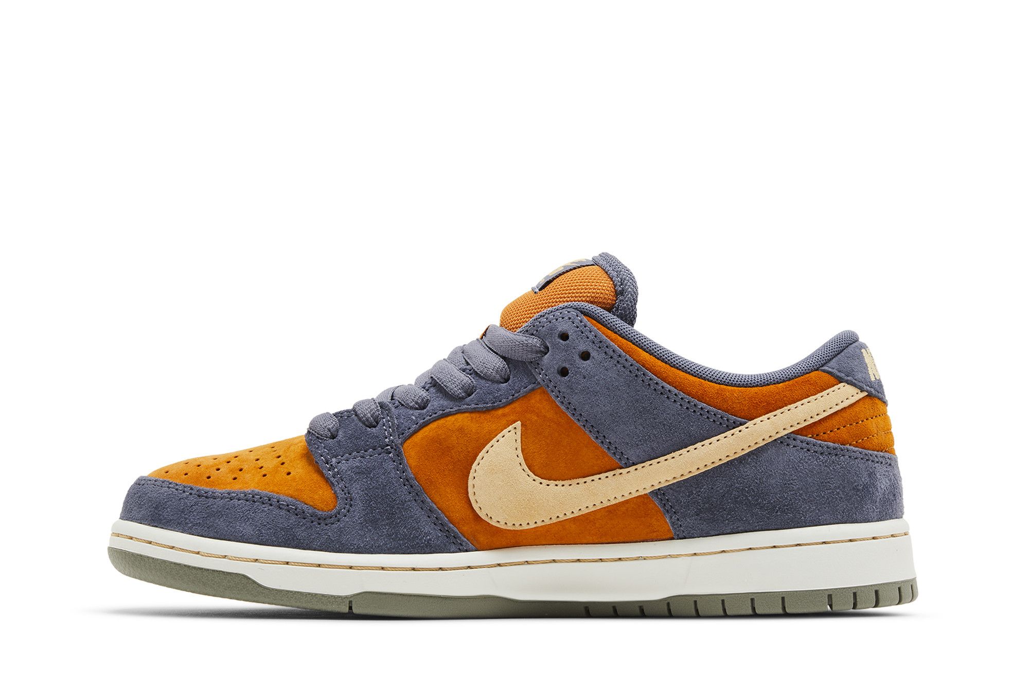 Nike Dunk Low SB ‚Light Carbon Monarch‘