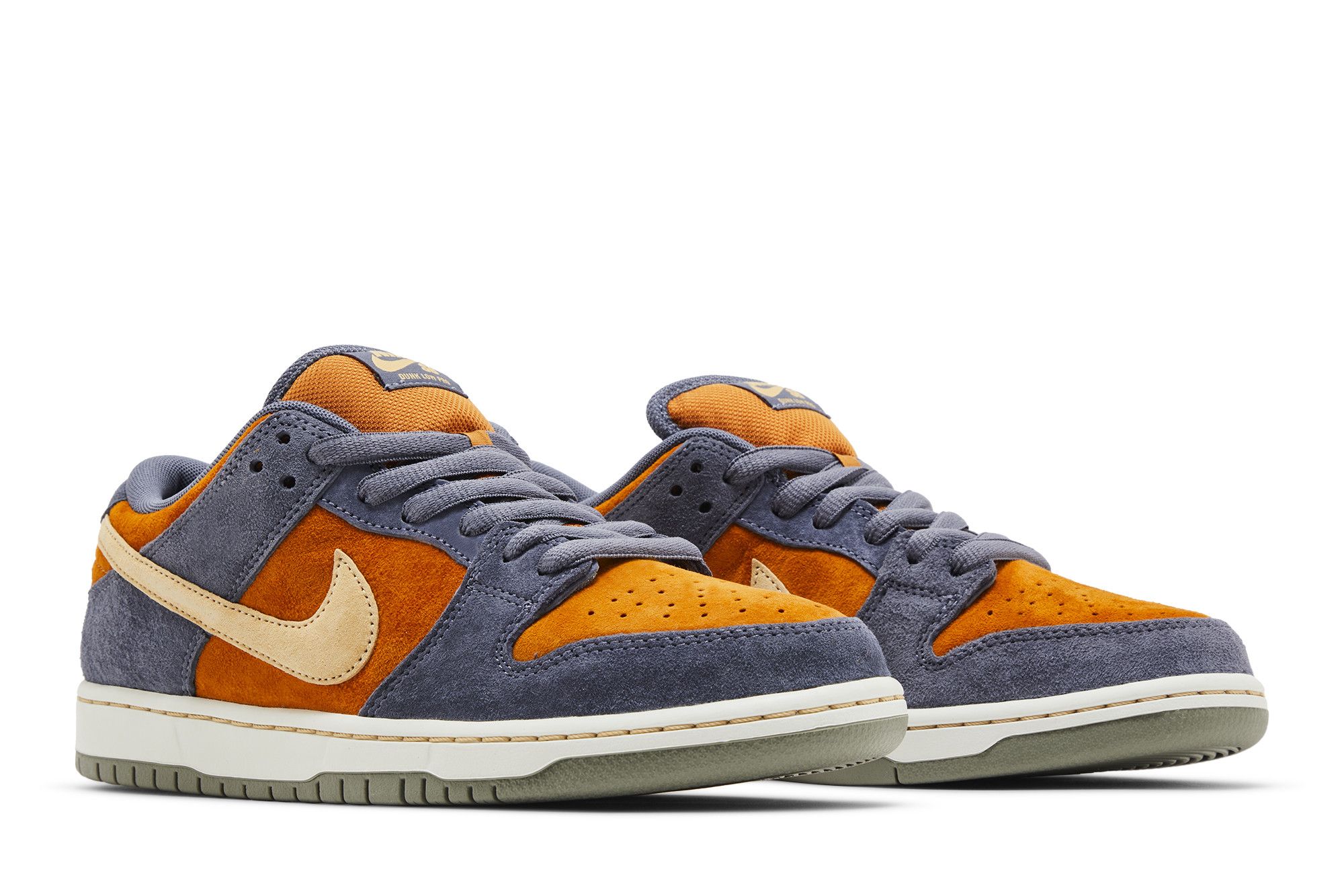 Nike Dunk Low SB ‚Light Carbon Monarch‘