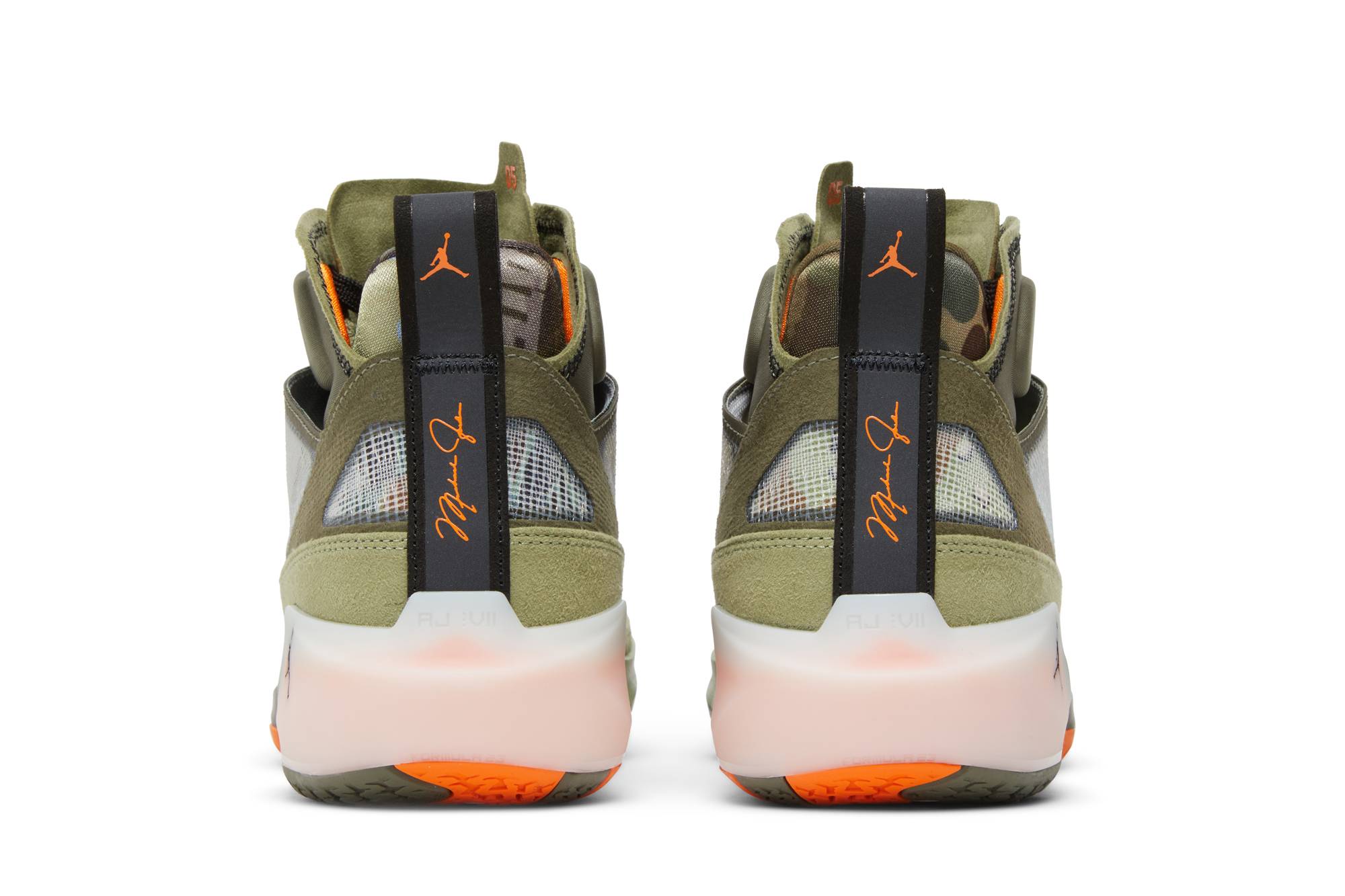 Undefeated x Jordan 37 SP ‚Flight Jacket‘